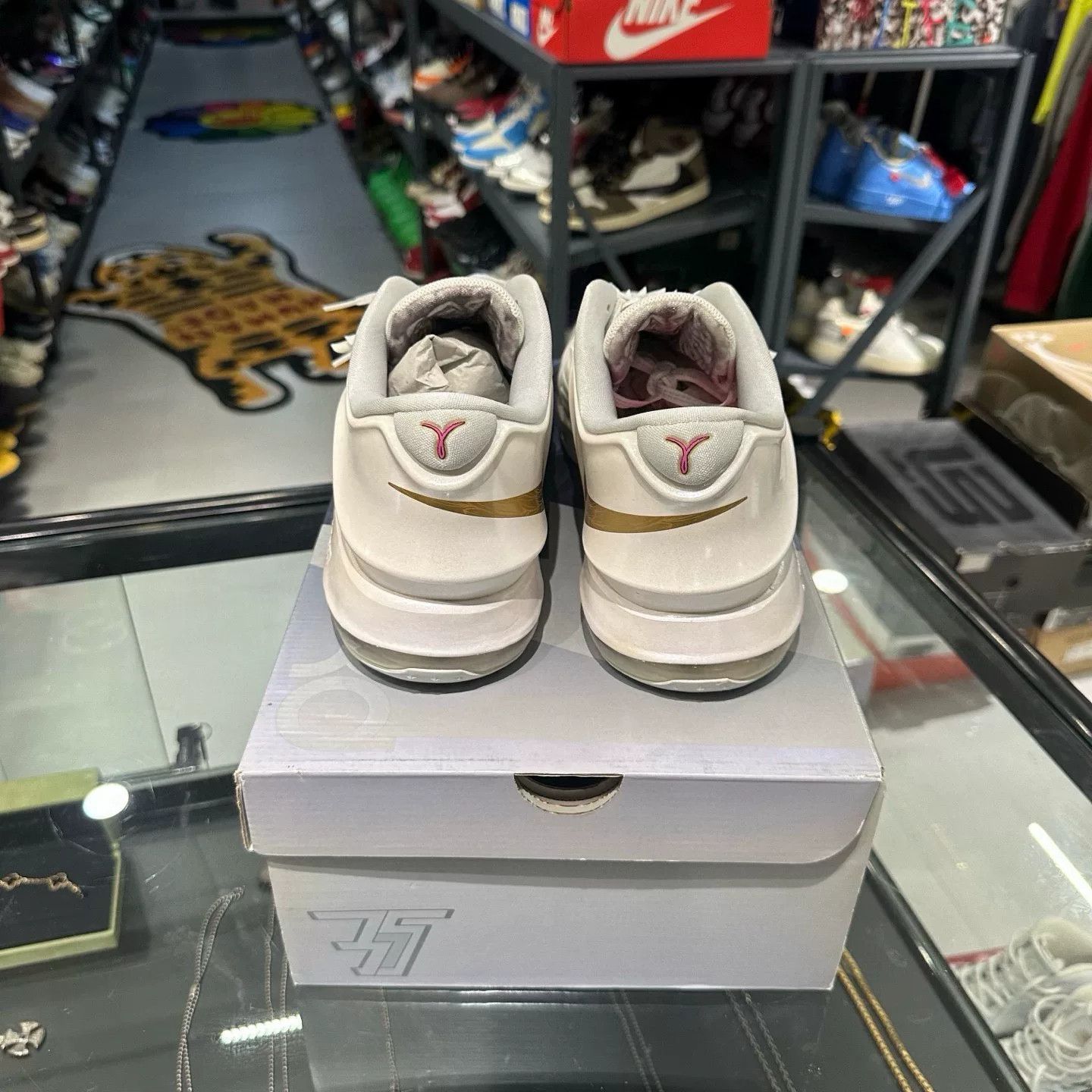 Nike Nike White Lowtop Sneakers 12 Men Size US 12 / EU 45 - 3 Thumbnail