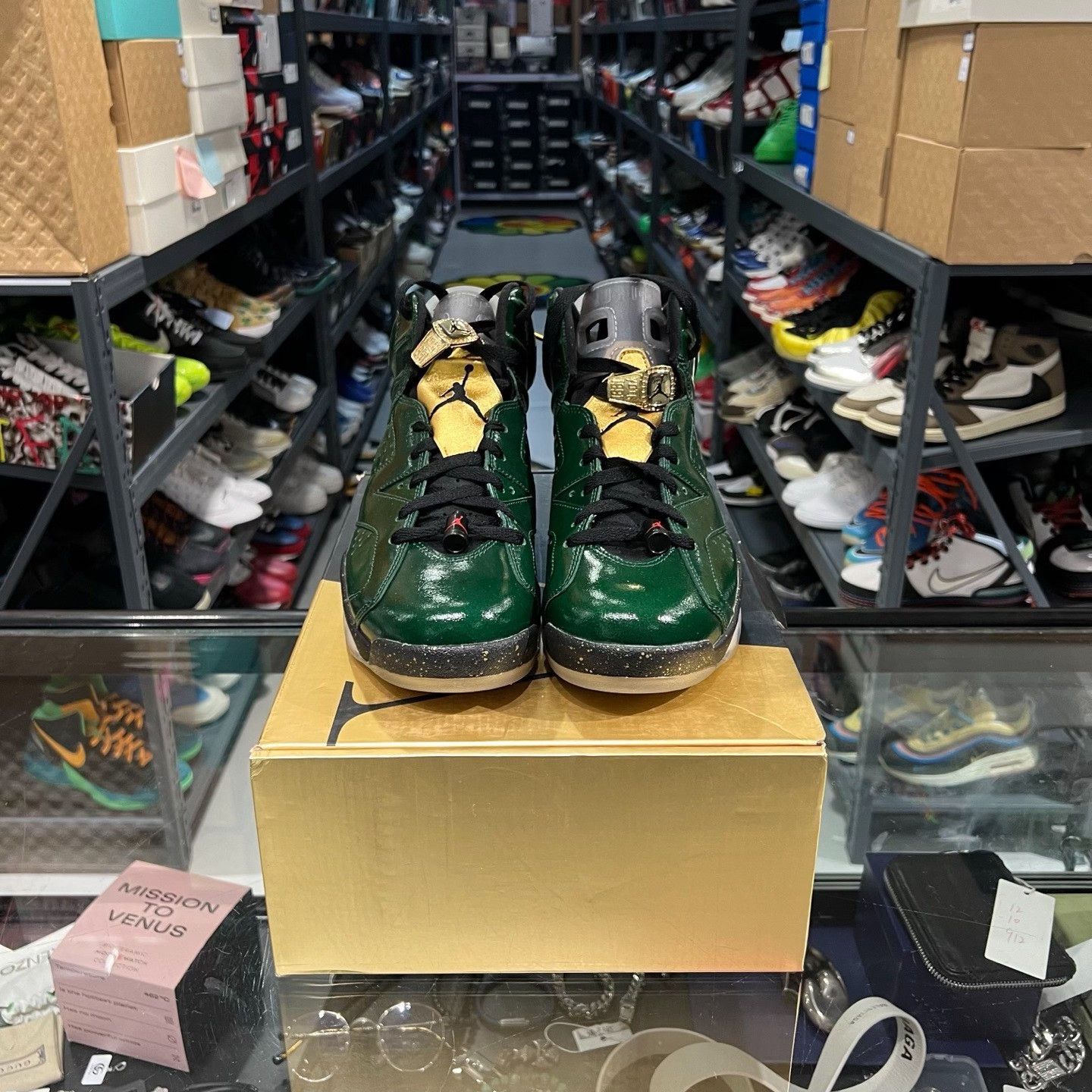 Nike Nike Lowtop Sneakers 9.5 Men Size US 9.5 / EU 42-43 - 2 Thumbnail