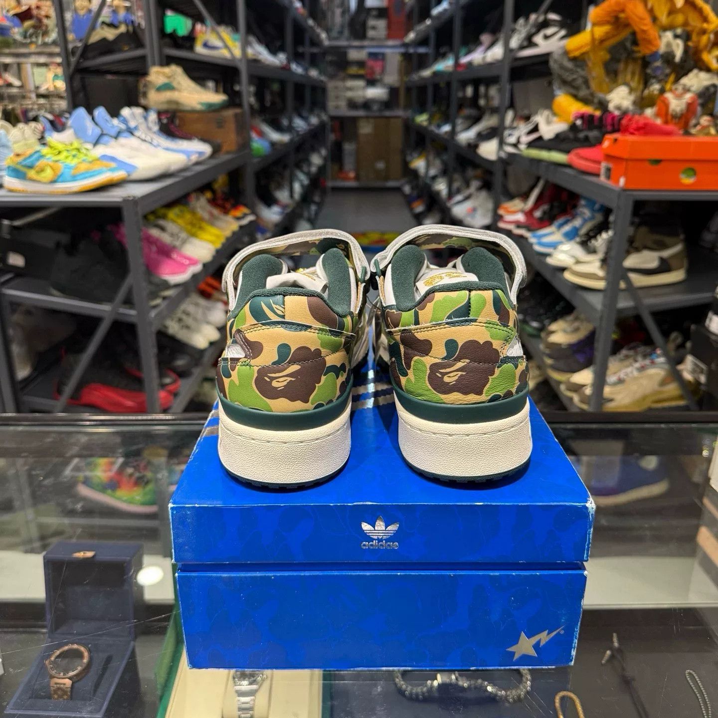 Adidas Adidas Green Lowtop Sneakers 13 Men Size US 13 / EU 46 - 3 Thumbnail