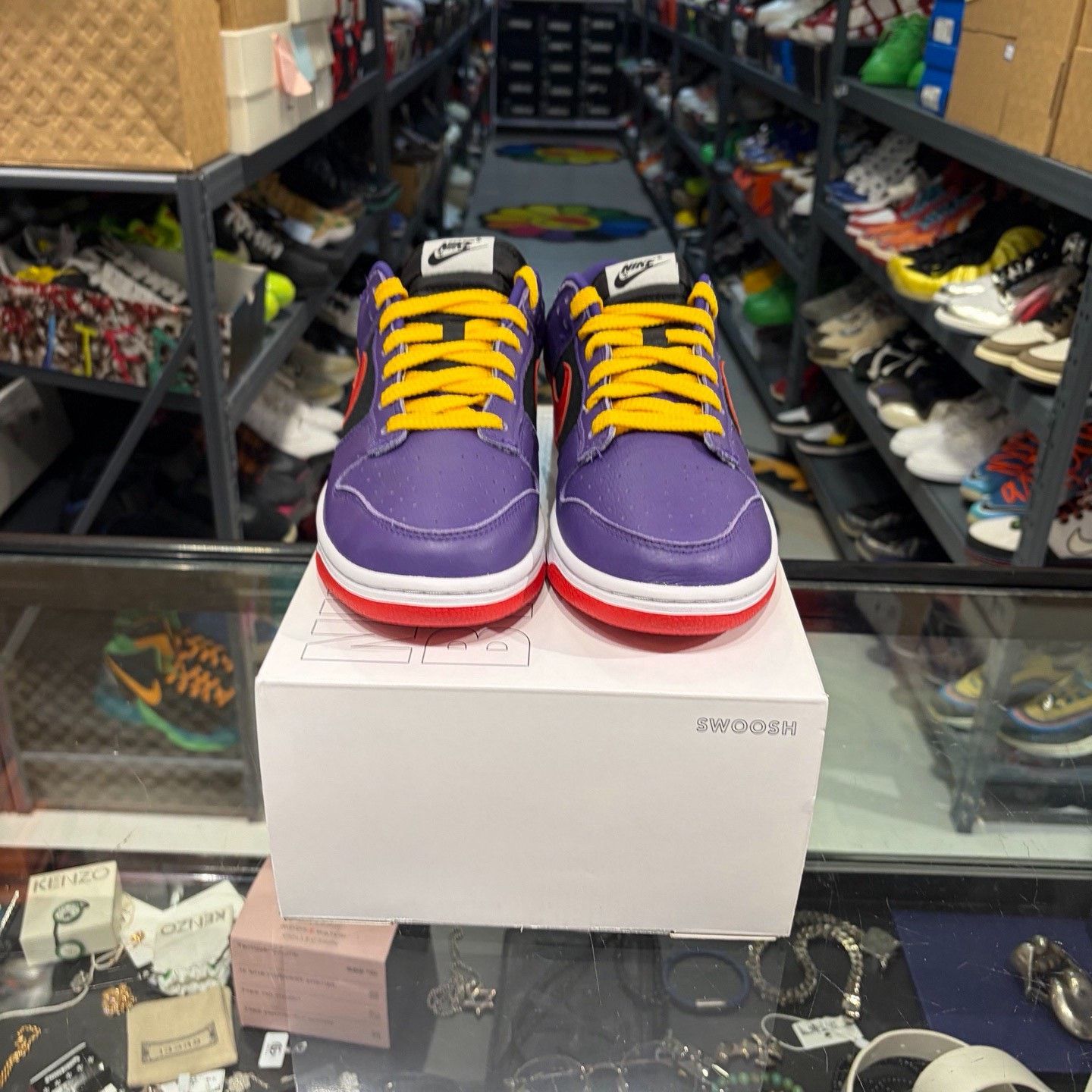 Nike Nike Lowtop Sneakers 9.5 Men Size US 9.5 / EU 42-43 - 2 Thumbnail
