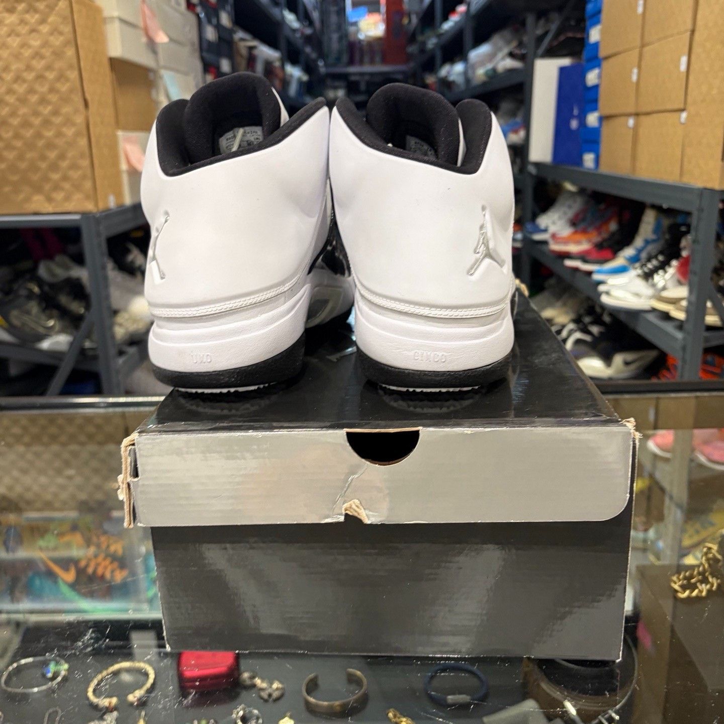 Nike Nike Black Lowtop Sneakers 9.5 Men Size US 9.5 / EU 42-43 - 3 Thumbnail