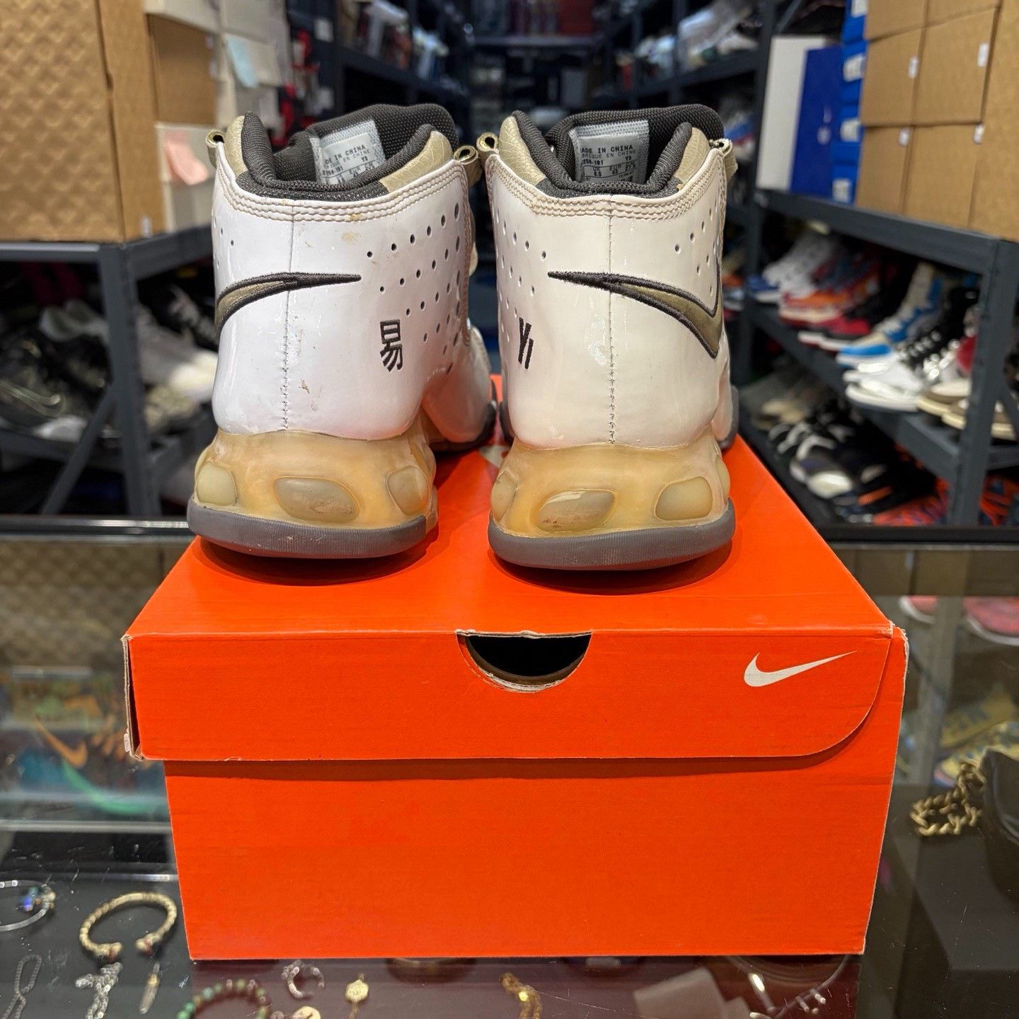 Nike Nike Silver Lowtop Sneakers 10 Men Size US 10 / EU 43 - 3 Thumbnail
