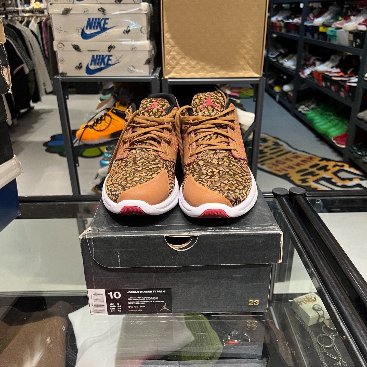 Nike Nike Brown Lowtop Sneakers 10.5 Men Size US 10.5 / EU 43-44 - 2 Thumbnail