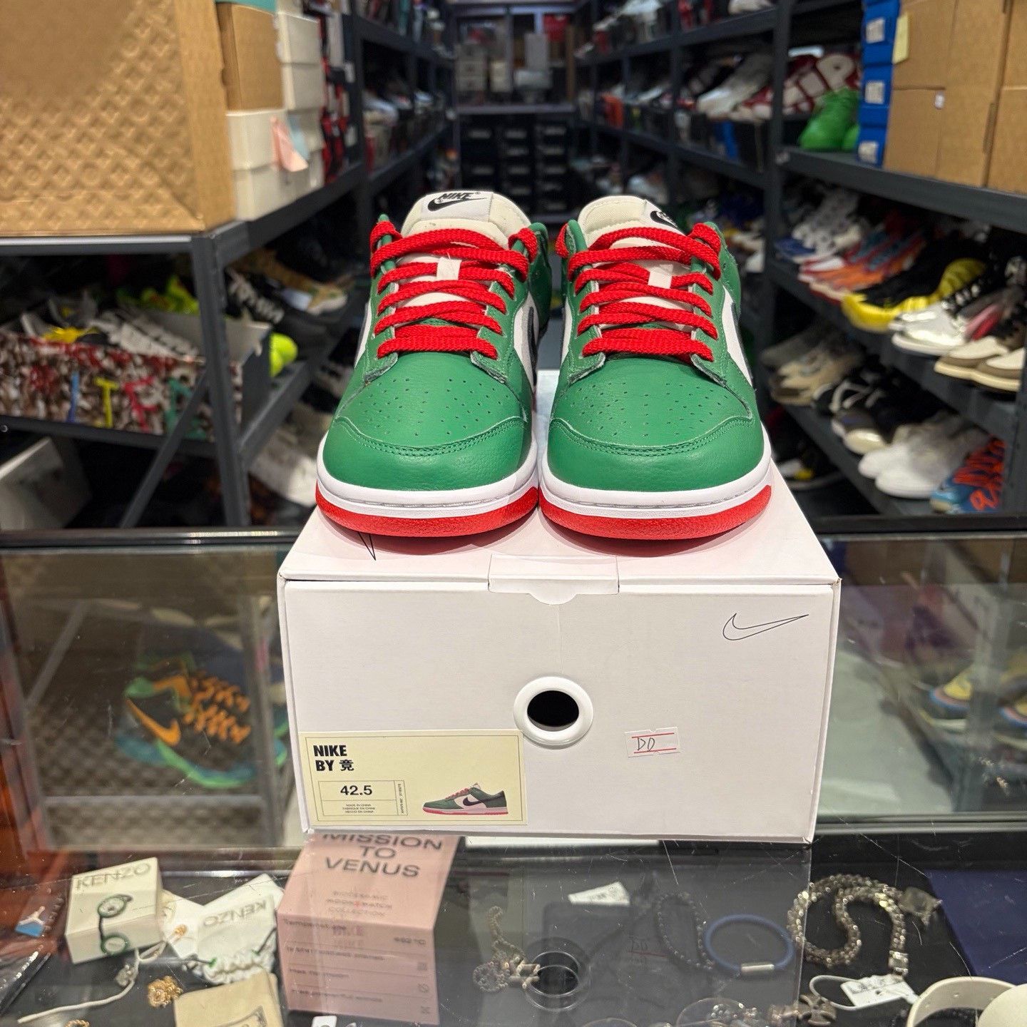 Nike Nike Lowtop Sneakers 9.5 Men Size US 9.5 / EU 42-43 - 2 Thumbnail