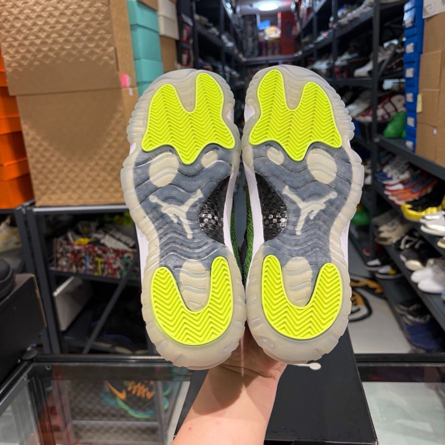 Nike Nike Green Lowtop Sneakers 9.5 Men Size US 9.5 / EU 42-43 - 4 Thumbnail