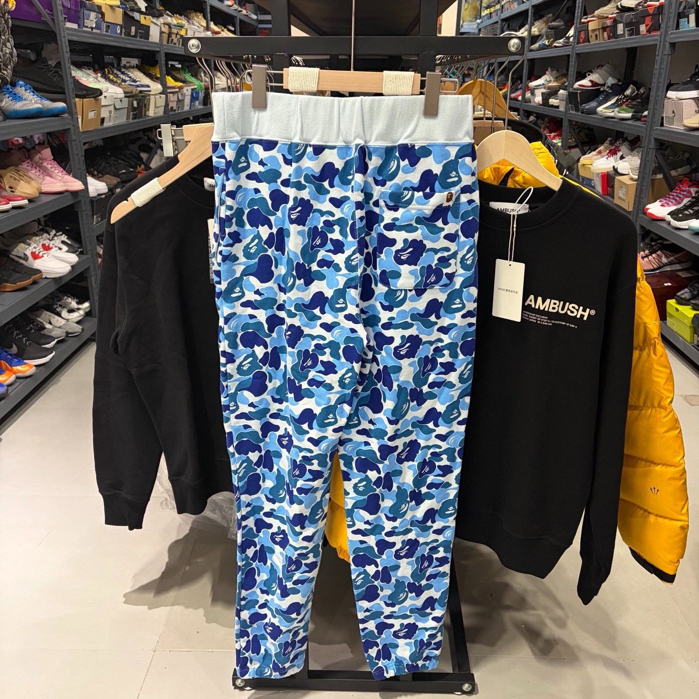 Bape Bape Sweatpants 32 Men Size US 32 / EU 48 - 2 Thumbnail