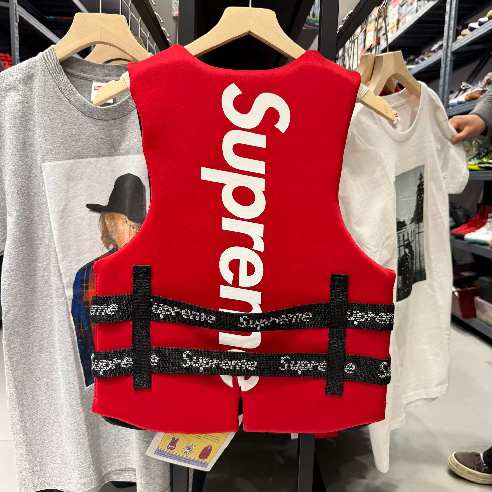 Kith Kith Red T-Shirt m Men Size US M / EU 48-50 / 2 - 2 Thumbnail