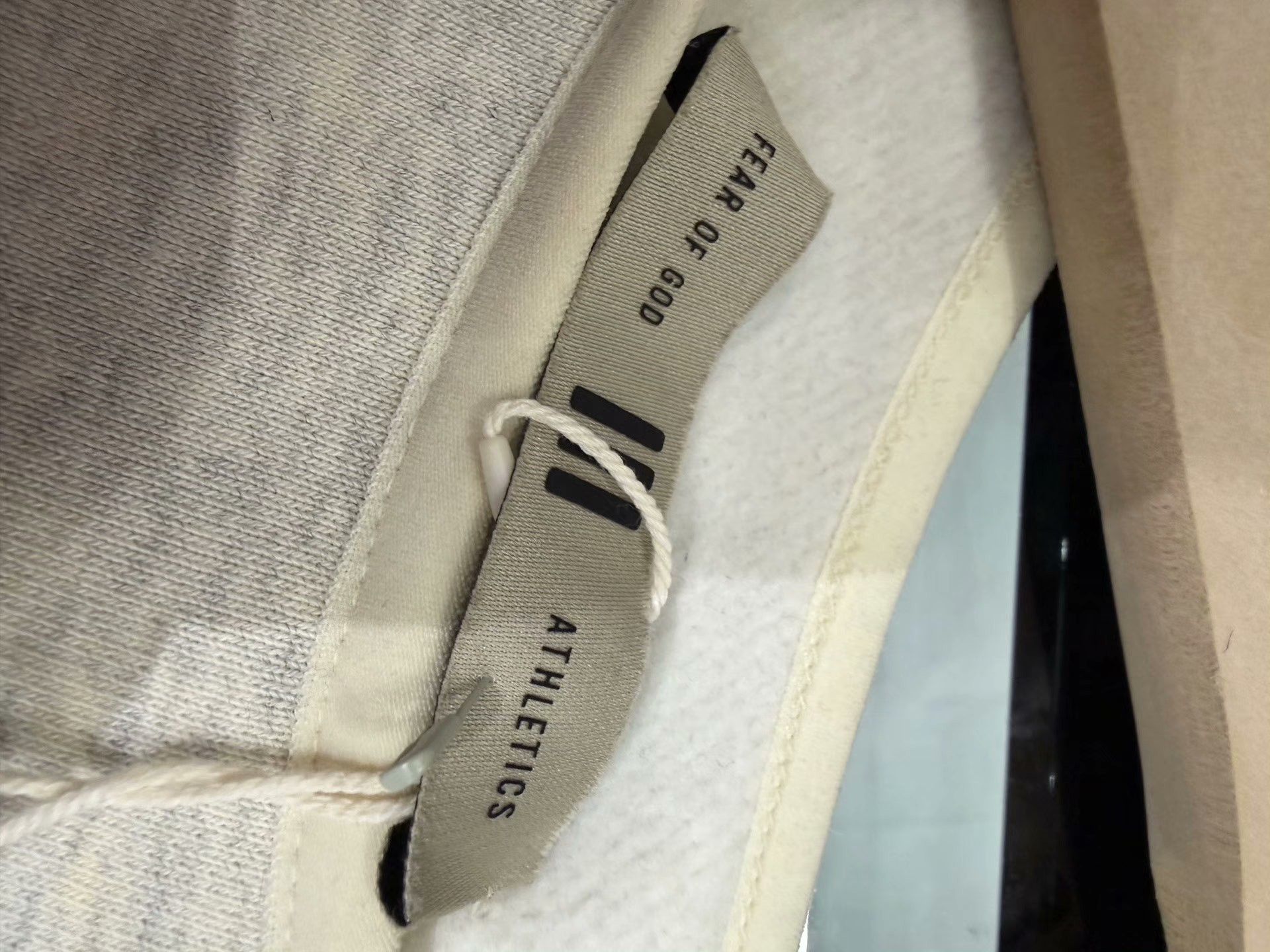 Fear of God Fear of God White Hoodie l Men Size US L / EU 52-54 / 3 - 4 Thumbnail