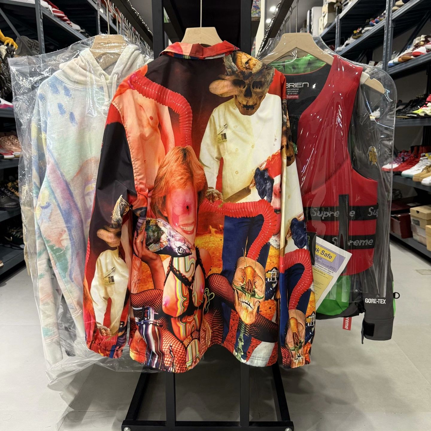 Supreme Supreme Brown Light Jacket l Men Size US L / EU 52-54 / 3 - 2 Thumbnail