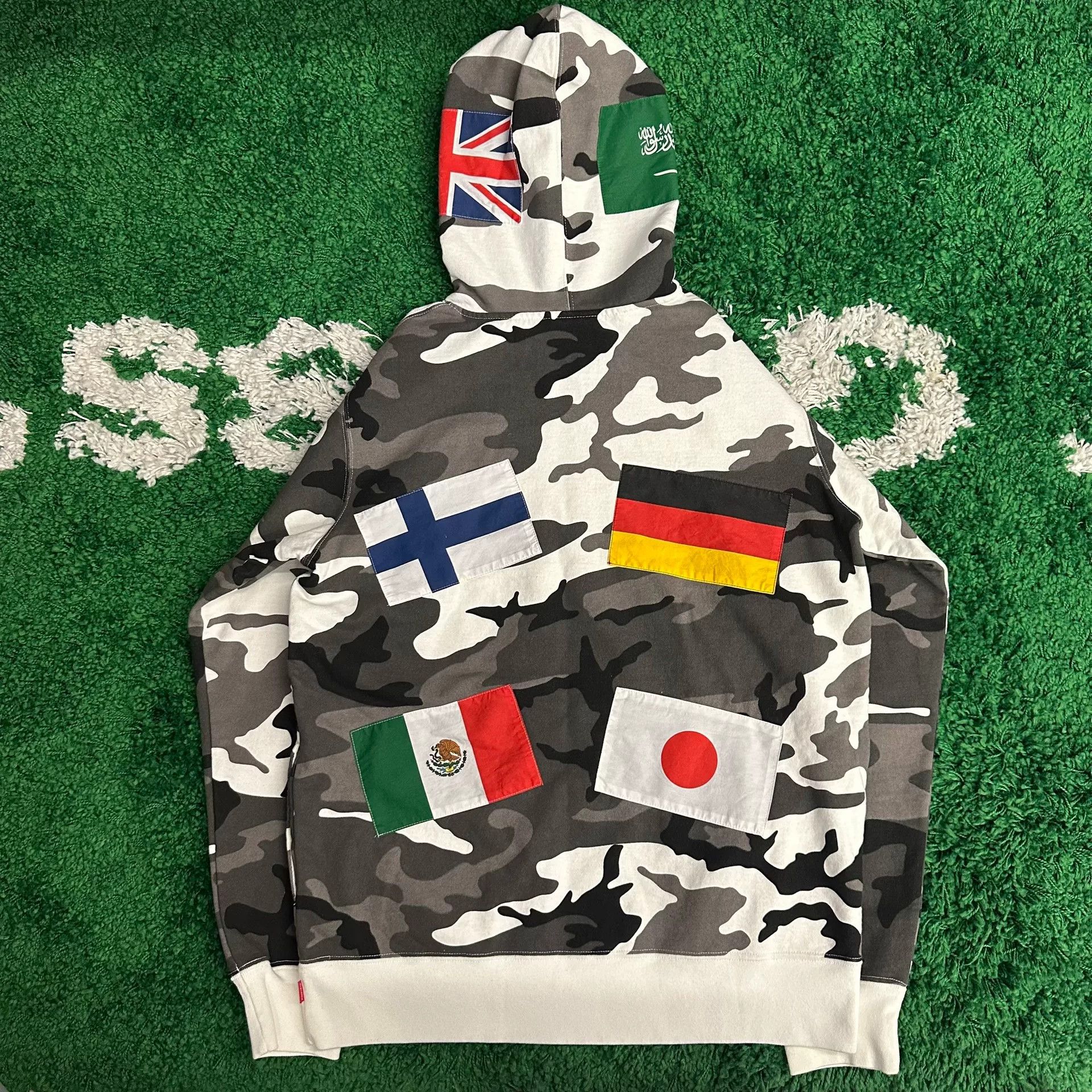 Supreme Supreme Hoodie xl Men Size US XL / EU 56 / 4 - 2 Thumbnail