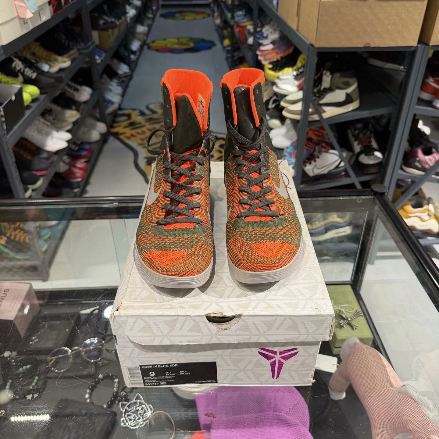 Nike Nike Orange Lowtop Sneakers 9.5 Men Size US 9.5 / EU 42-43 - 2 Thumbnail