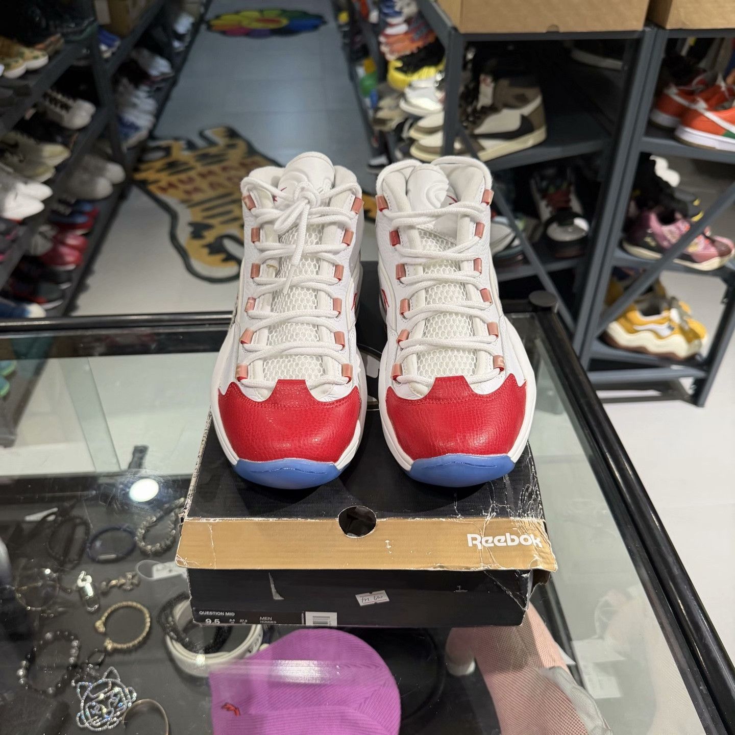 Nike Nike Red Lowtop Sneakers 9.5 Men Size US 9.5 / EU 42-43 - 2 Thumbnail