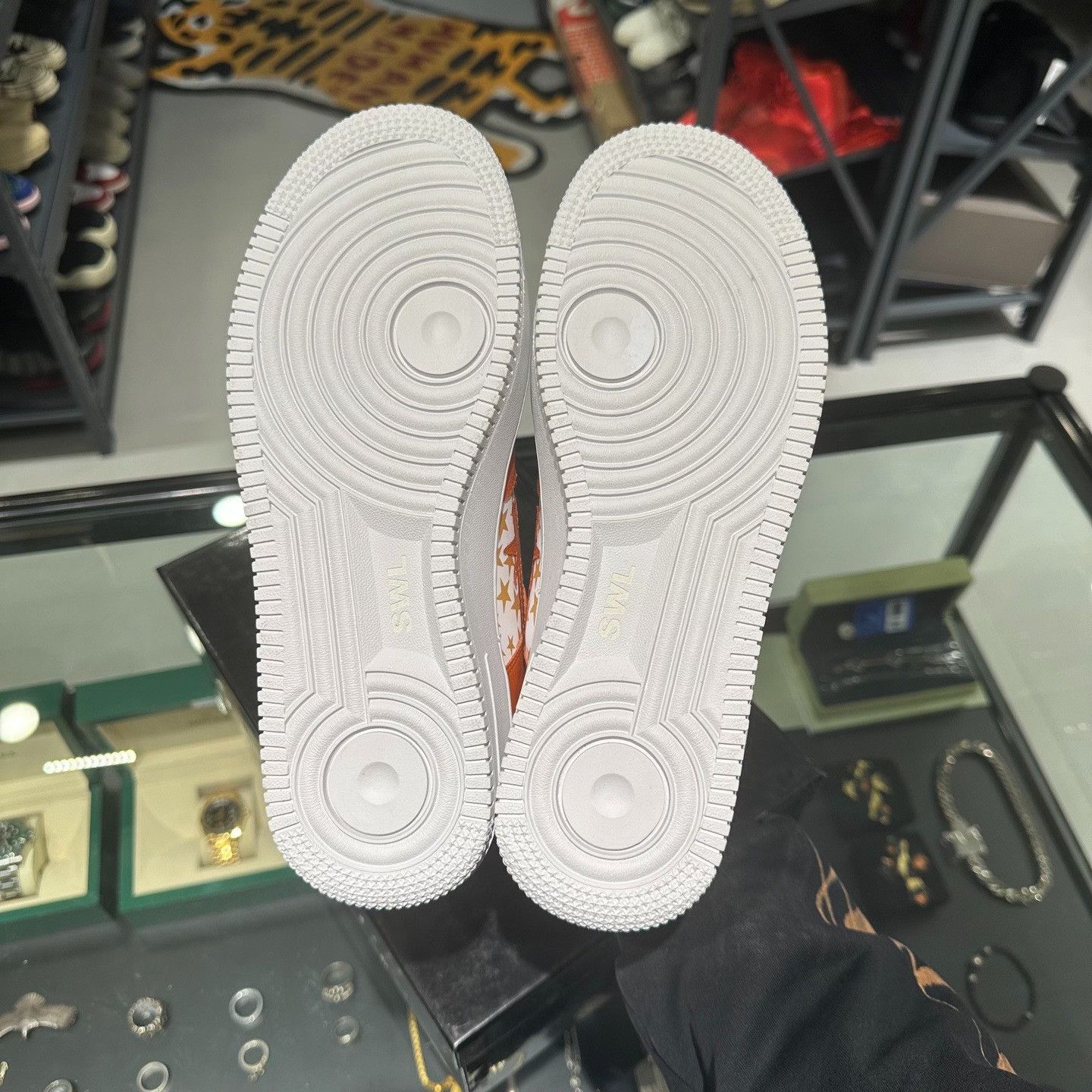 Thom Browne Thom Browne White Lowtop Sneakers 8.5 Men Size US 8.5 / EU 41-42 - 5 Thumbnail