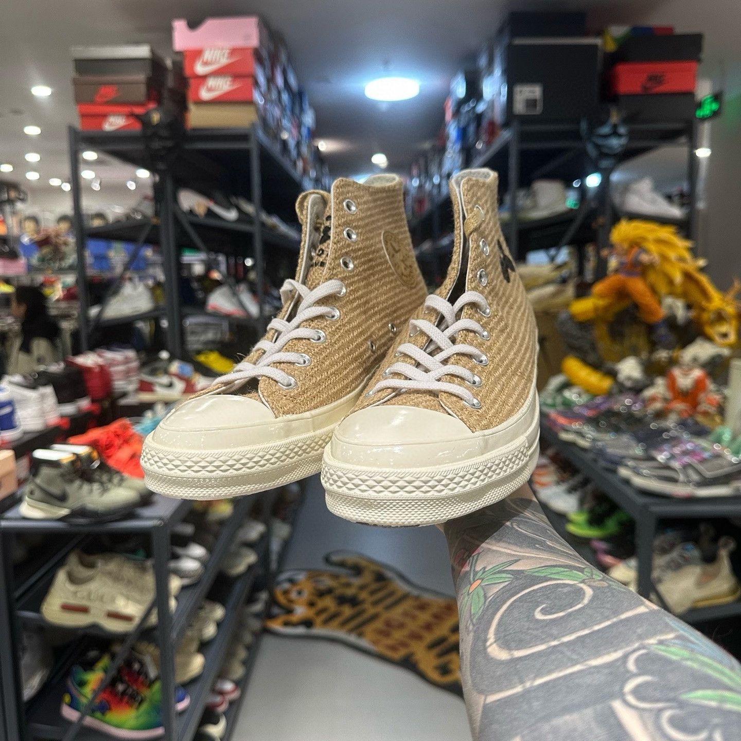 Converse Converse Beige Lowtop Sneakers 9 Men Size US 9 / EU 42 - 2 Thumbnail