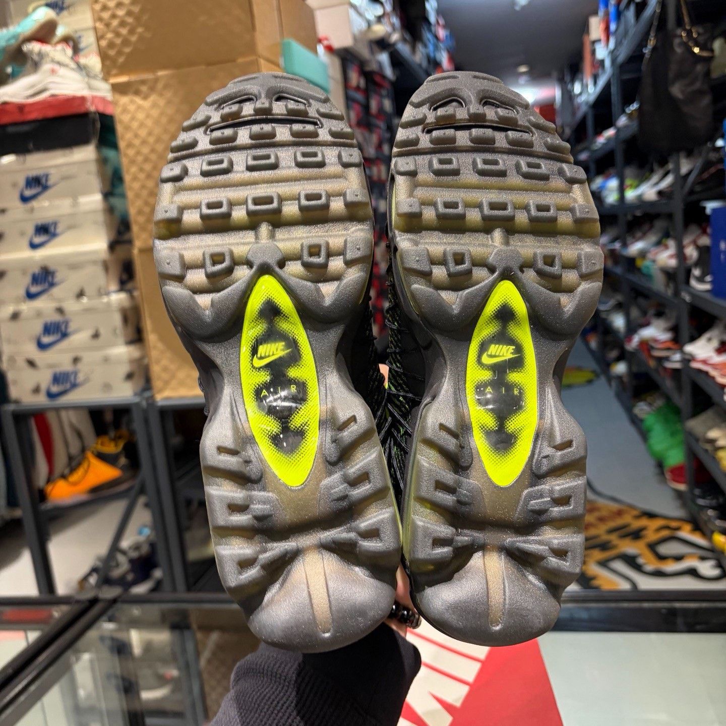 Nike Nike Green Lowtop Sneakers 9.5 Men Size US 9.5 / EU 42-43 - 4 Thumbnail