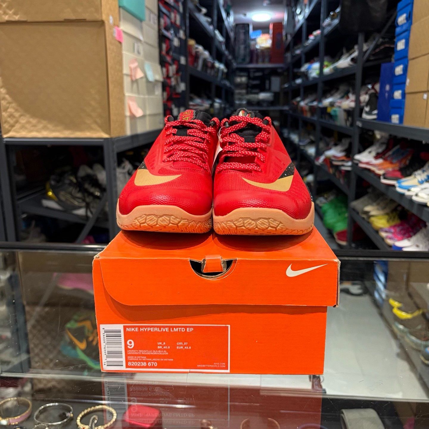 Nike Nike Red Lowtop Sneakers 9.5 Men Size US 9.5 / EU 42-43 - 2 Thumbnail