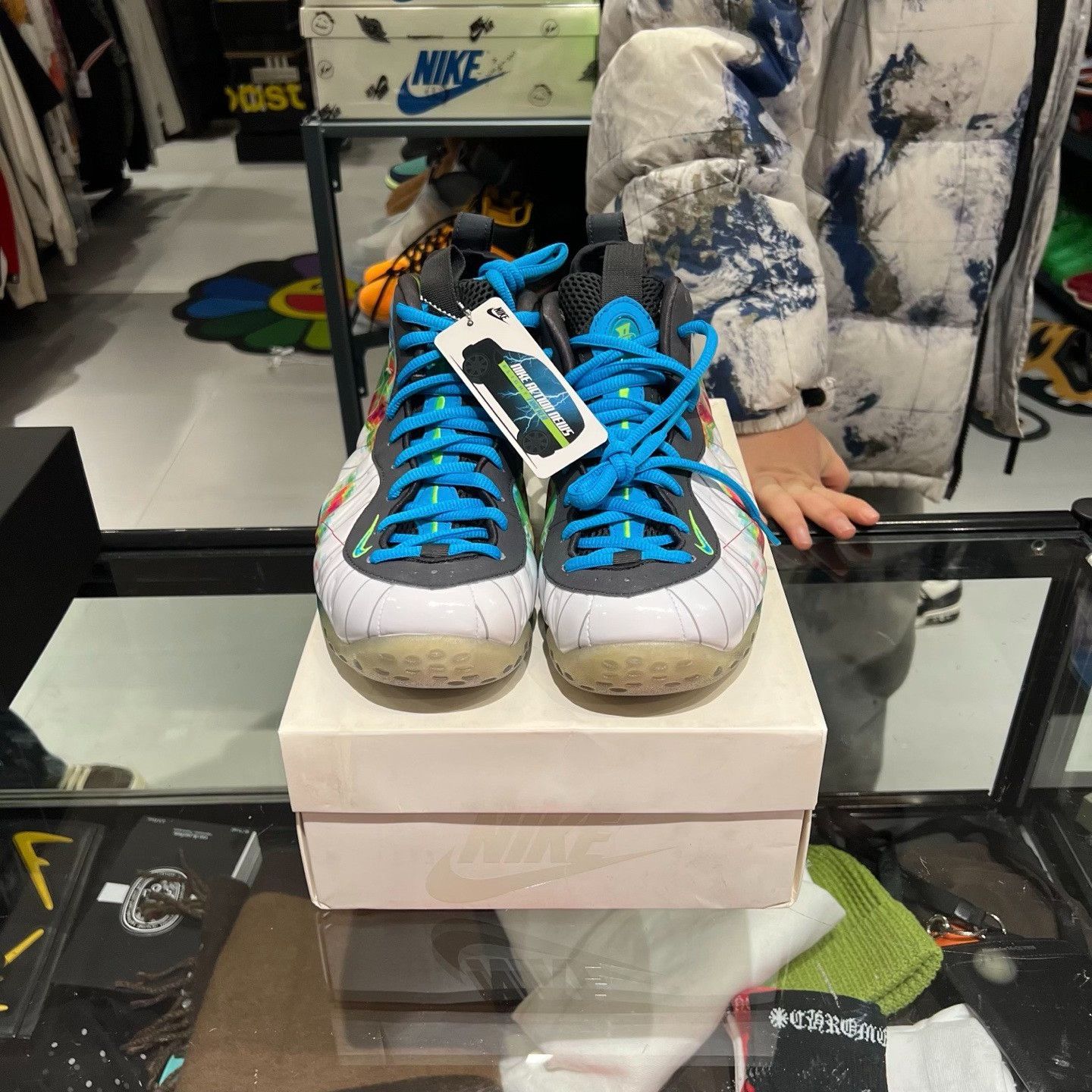 Nike Nike Lowtop Sneakers 9.5 Men Size US 9.5 / EU 42-43 - 2 Thumbnail