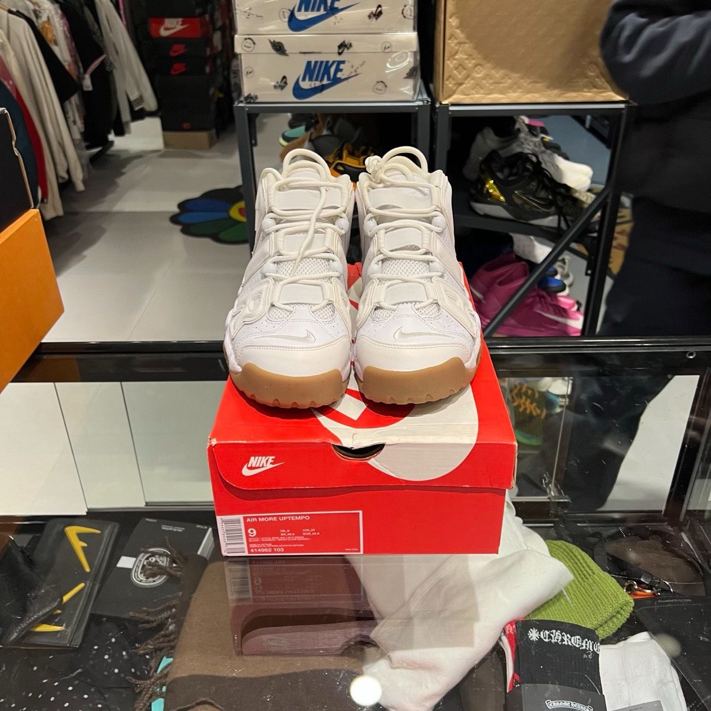 Nike Nike White Lowtop Sneakers 9.5 Men Size US 9.5 / EU 42-43 - 2 Thumbnail