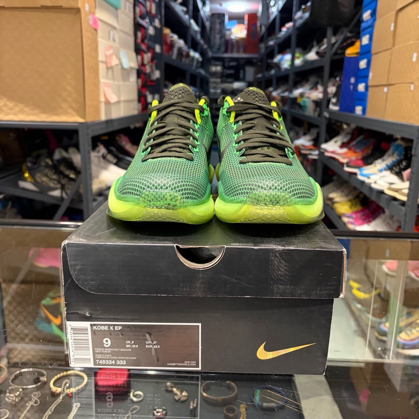 Nike Nike Green Lowtop Sneakers 9.5 Men Size US 9.5 / EU 42-43 - 2 Thumbnail