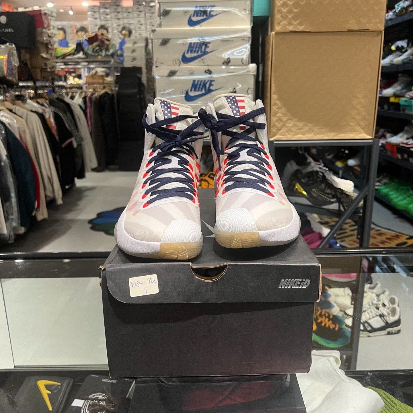 Nike Nike Lowtop Sneakers 9.5 Men Size US 9.5 / EU 42-43 - 2 Thumbnail