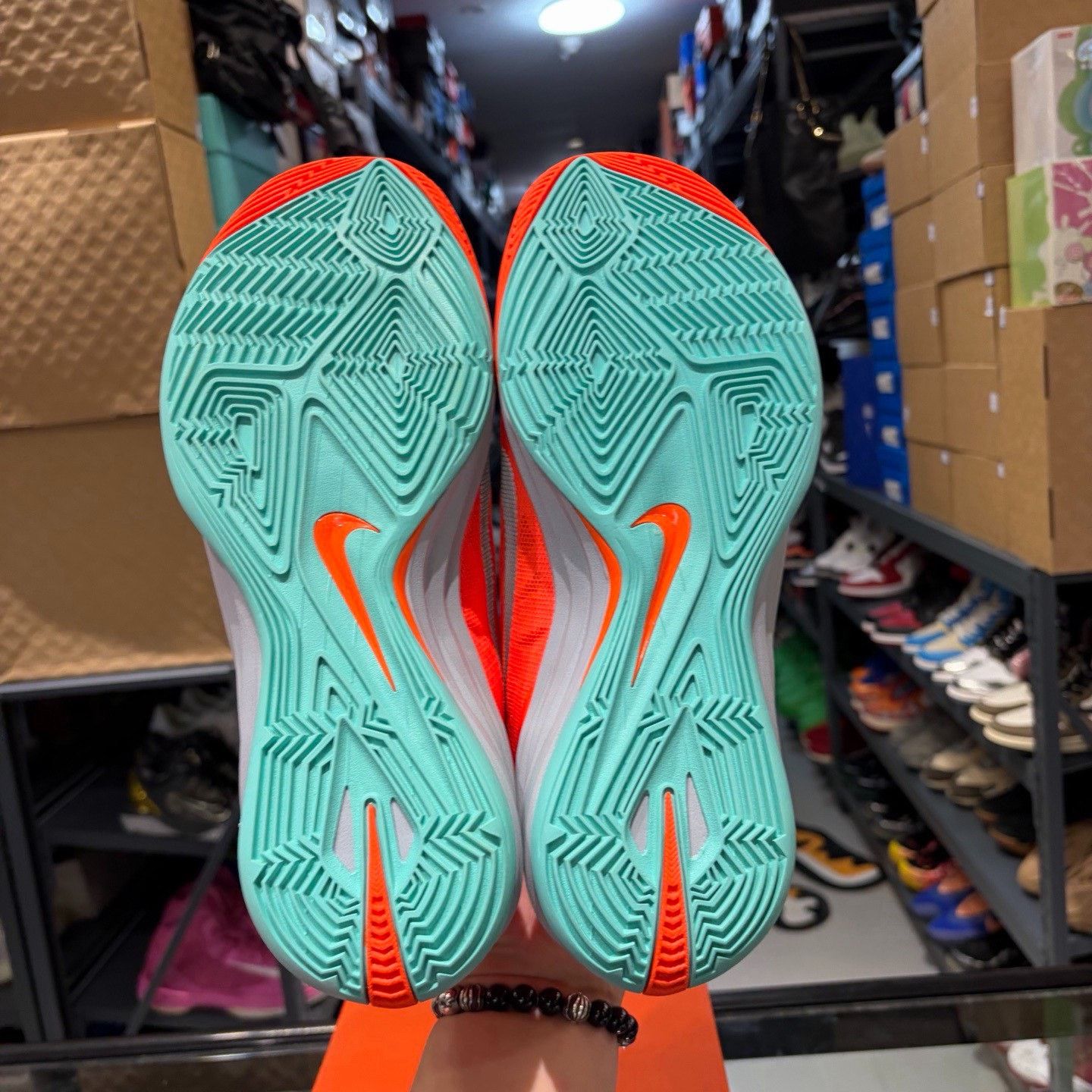 Nike Nike Orange Lowtop Sneakers 9.5 Men Size US 9.5 / EU 42-43 - 4 Thumbnail