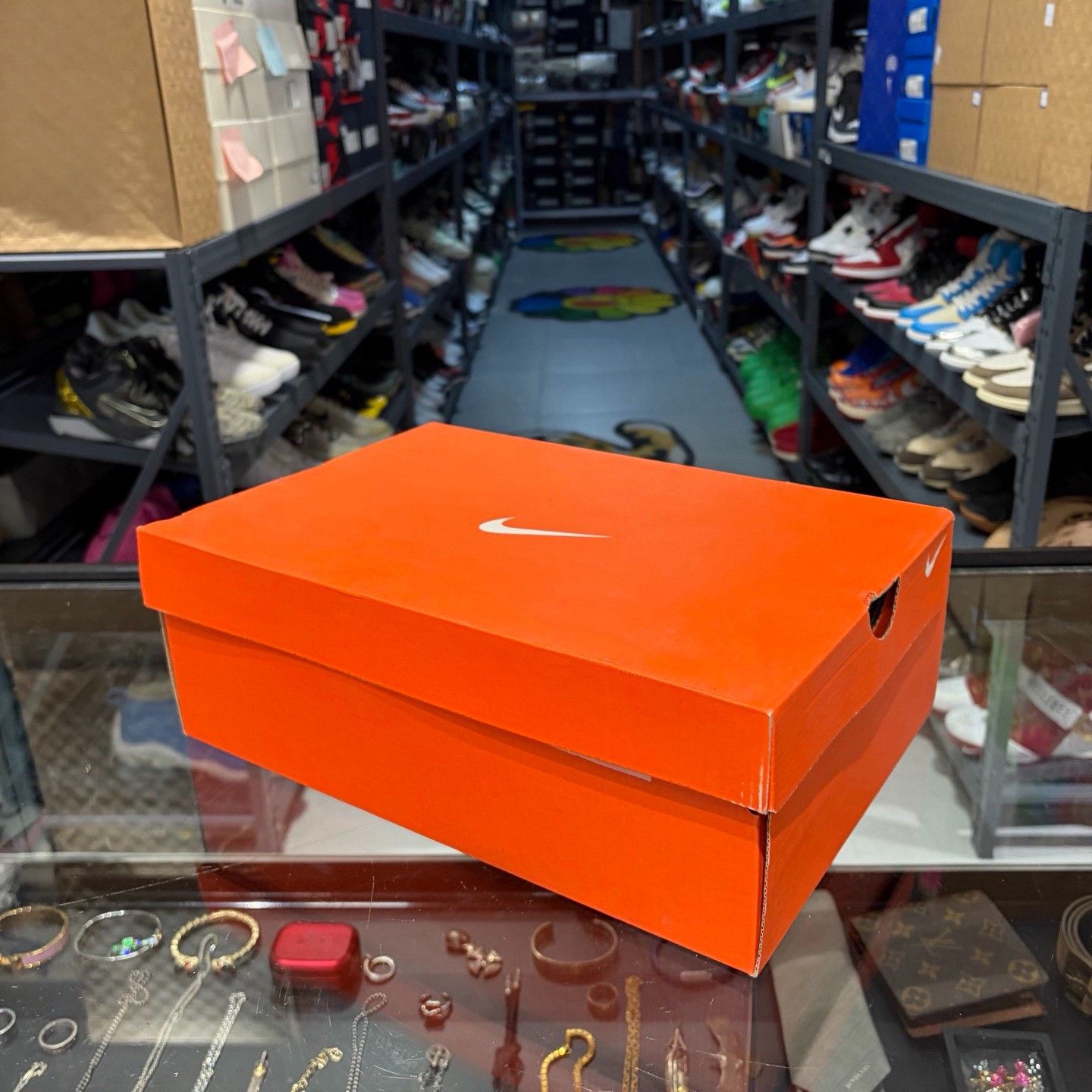 Nike Nike Orange Lowtop Sneakers 9.5 Men Size US 9.5 / EU 42-43 - 6 Thumbnail