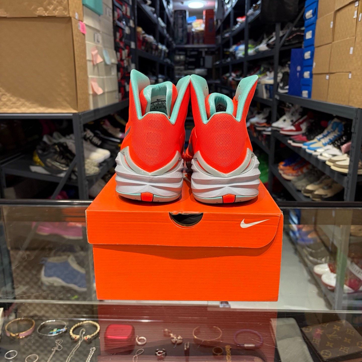 Nike Nike Orange Lowtop Sneakers 9.5 Men Size US 9.5 / EU 42-43 - 3 Thumbnail