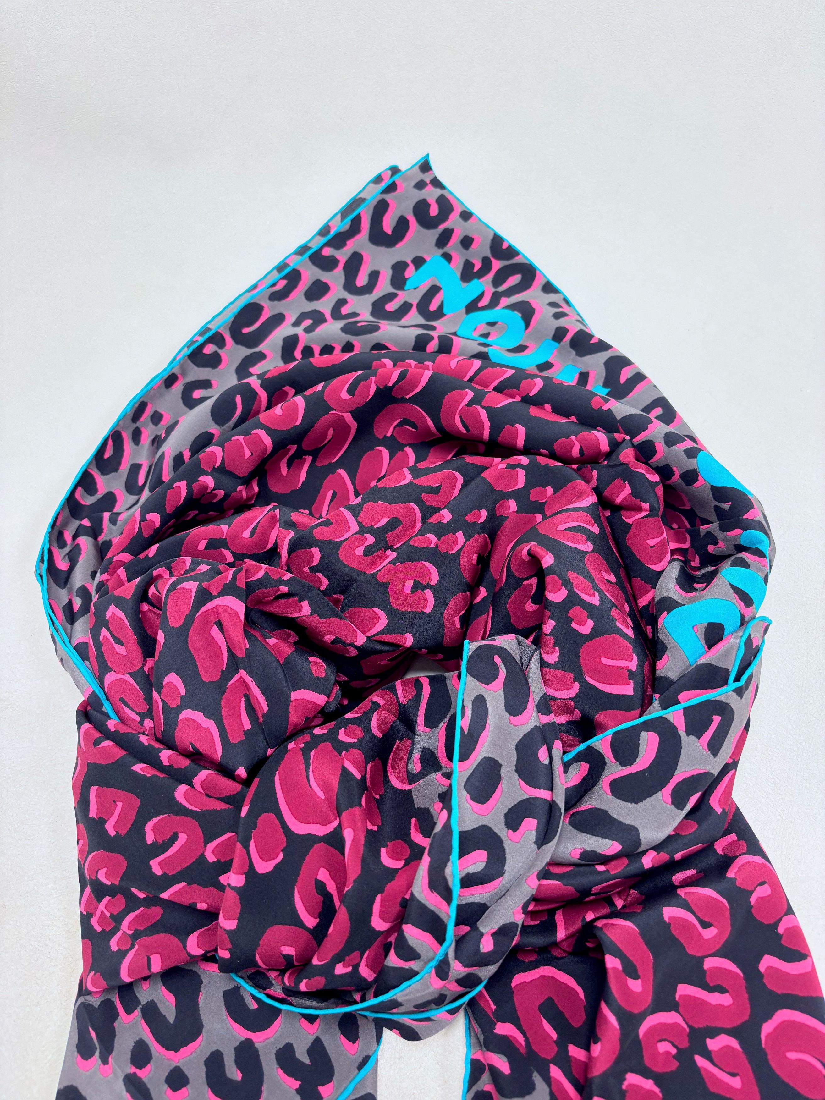 Louis Vuitton x Stephen Sprouse Maxi Foulard Scarves Size ONE SIZE - 10 Thumbnail