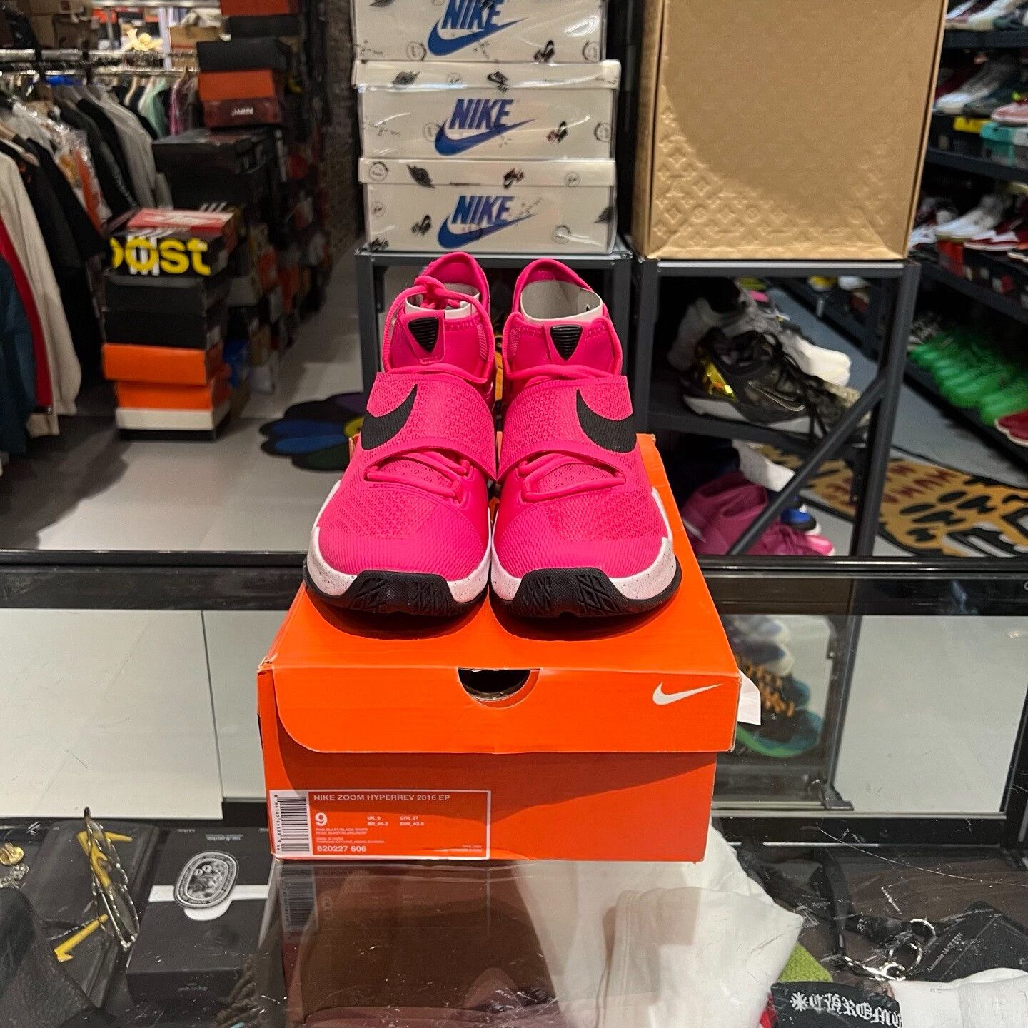 Nike Nike Lowtop Sneakers 9.5 Men Size US 9.5 / EU 42-43 - 2 Thumbnail
