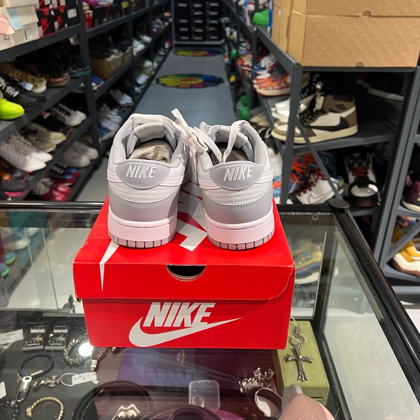 Nike Nike White Lowtop Sneakers 10.5 Men Size US 10.5 / EU 43-44 - 3 Thumbnail
