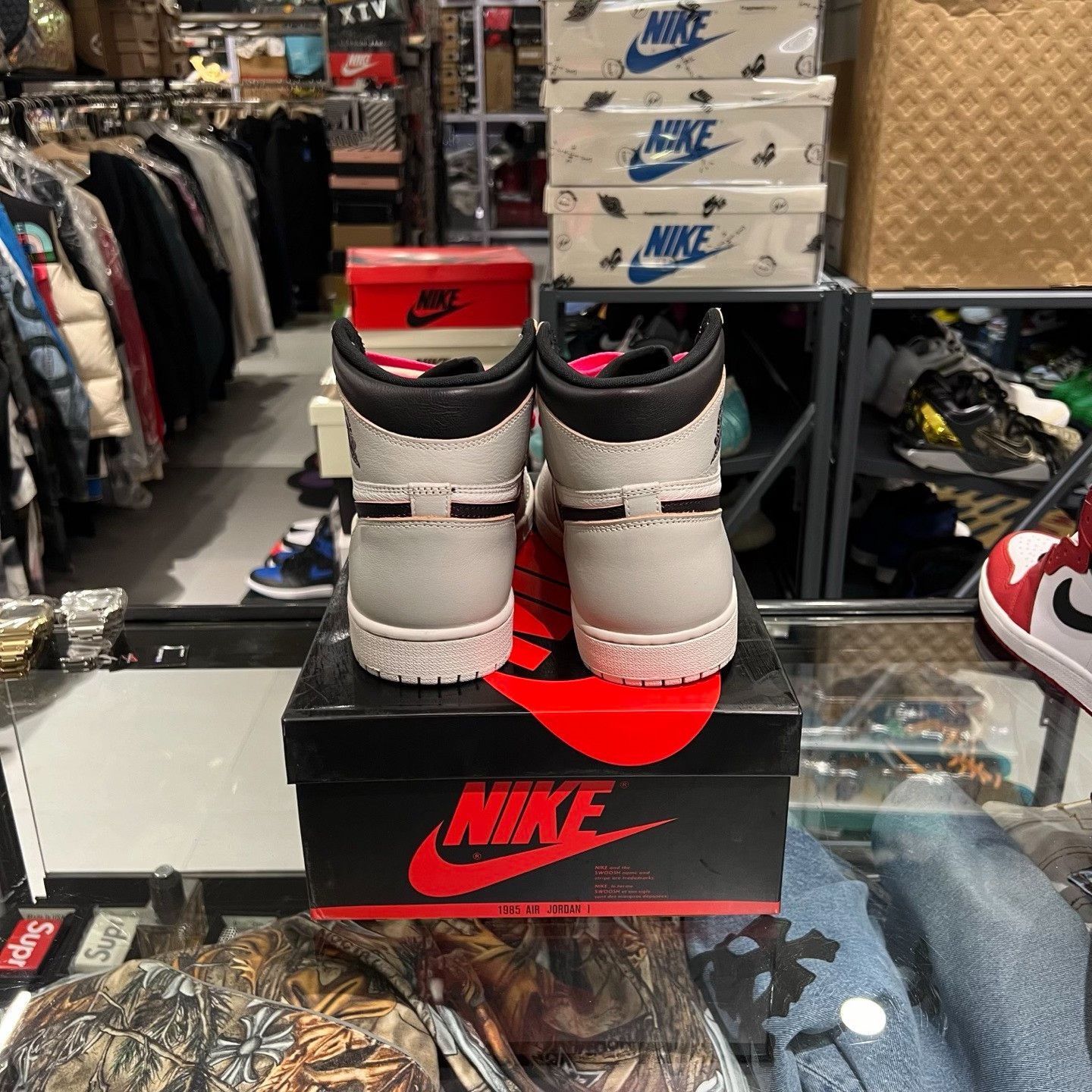 Nike Nike Lowtop Sneakers 11.5 Men Size US 11.5 / EU 44-45 - 3 Thumbnail