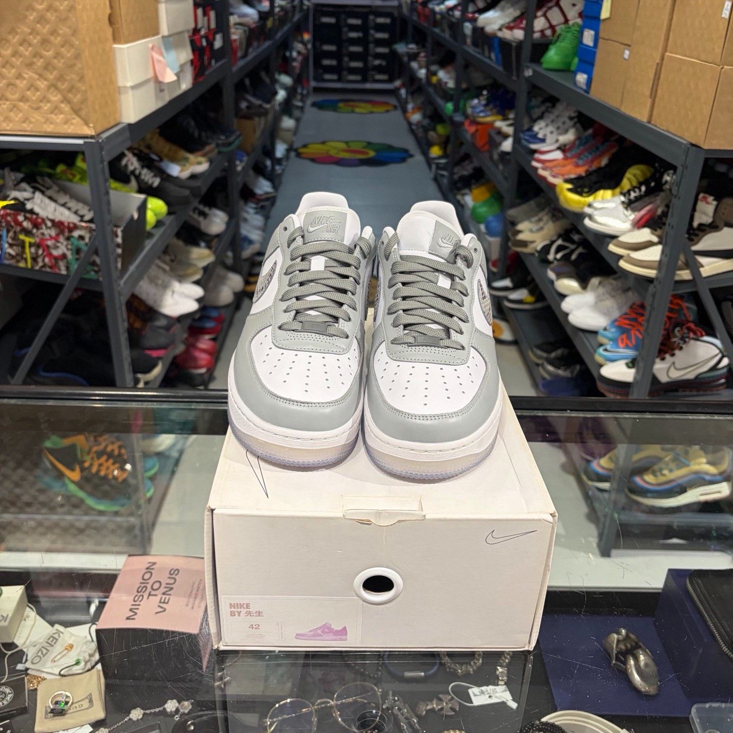 Nike Nike Gray Lowtop Sneakers 9 Men Size US 9 / EU 42 - 2 Thumbnail