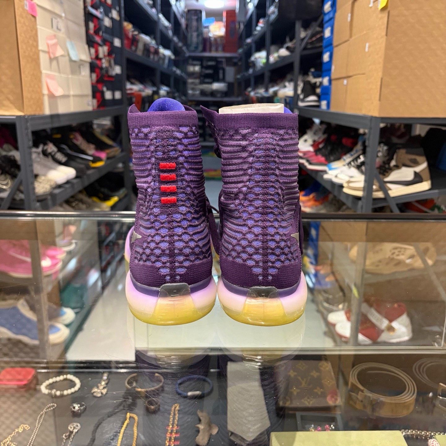 Nike Nike Purple Lowtop Sneakers 9.5 Men Size US 9.5 / EU 42-43 - 3 Thumbnail