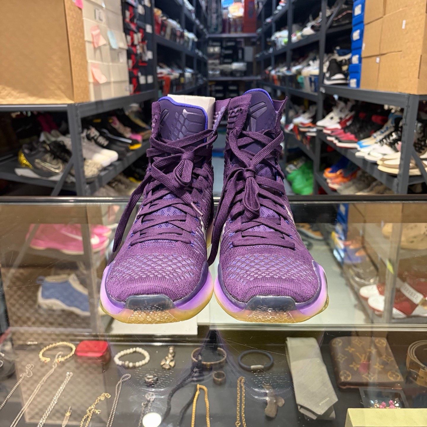 Nike Nike Purple Lowtop Sneakers 9.5 Men Size US 9.5 / EU 42-43 - 2 Thumbnail
