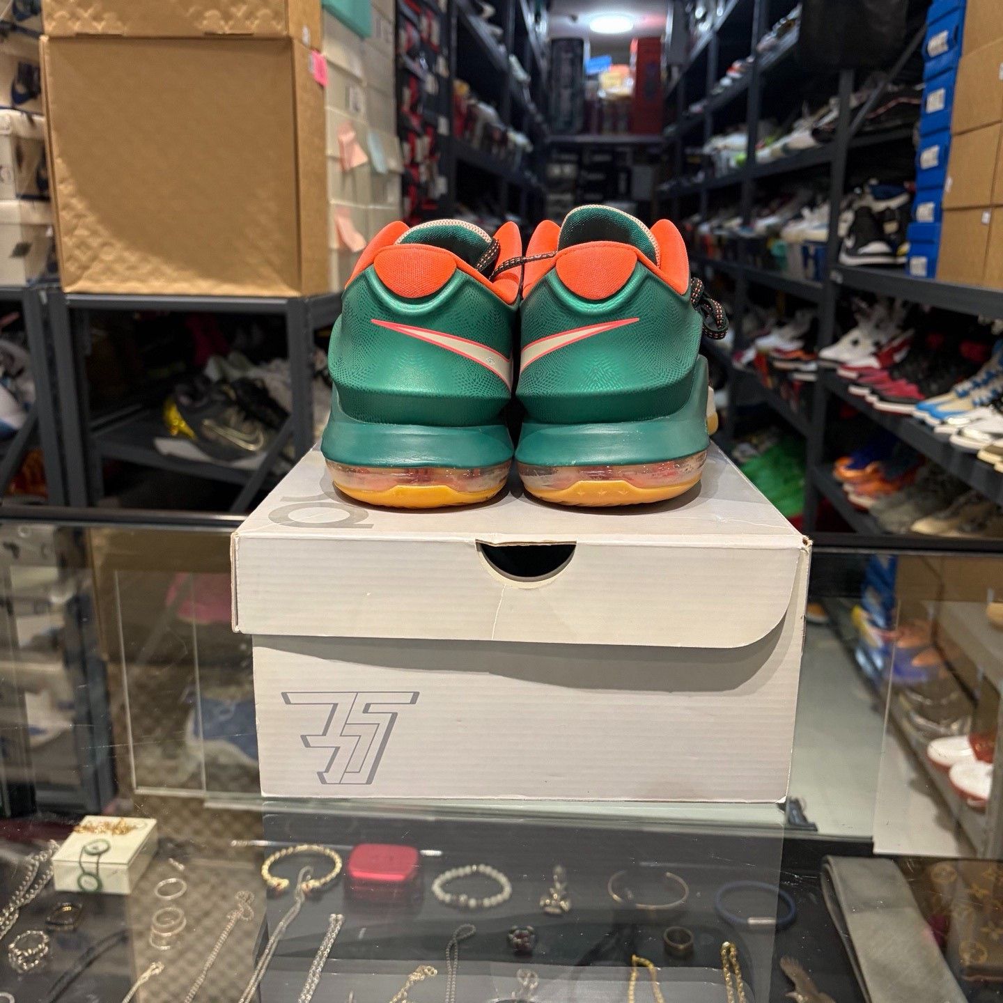 Nike Nike Green Lowtop Sneakers 9.5 Men Size US 9.5 / EU 42-43 - 3 Thumbnail