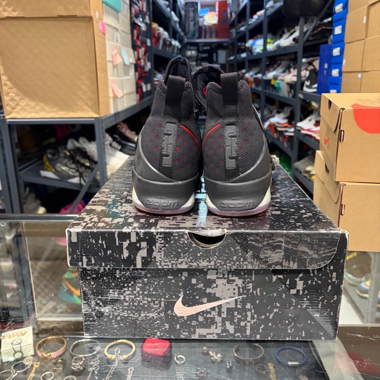 Nike Nike Black Lowtop Sneakers 9.5 Men Size US 9.5 / EU 42-43 - 3 Thumbnail