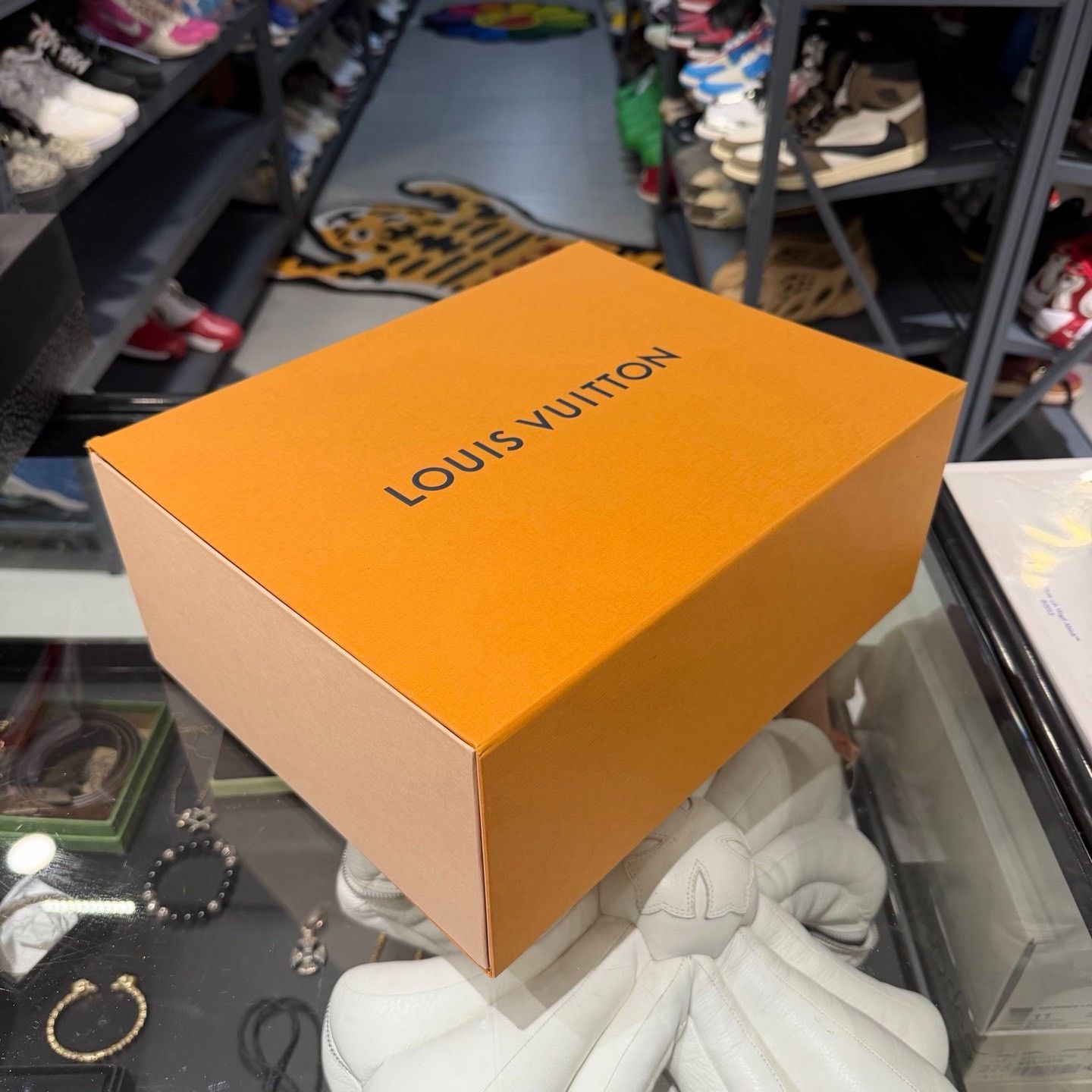 Louis Vuitton Louis Vuitton Black Lowtop Sneakers 8.5 Men Size US 8.5 / EU 41-42 - 5 Thumbnail