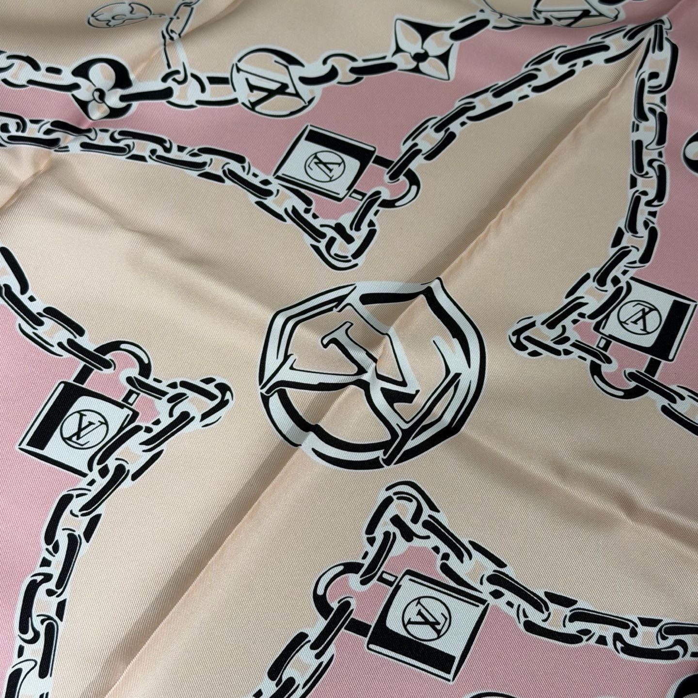 Louis Vuitton Louis Vuitton Scarf one size Men Size ONE SIZE - 3 Thumbnail