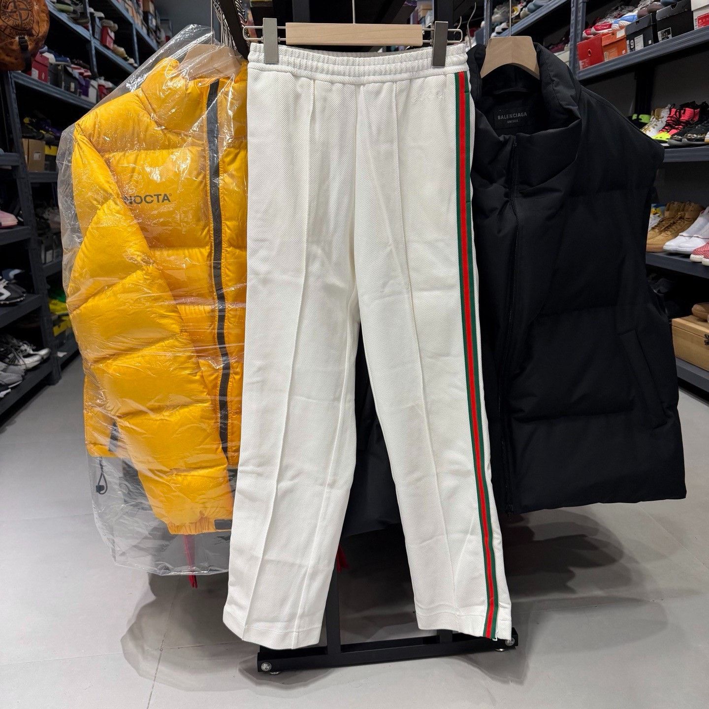 Gucci Gucci Jeans 26 Women Size 26" / US 2 / IT 38 - 3 Thumbnail
