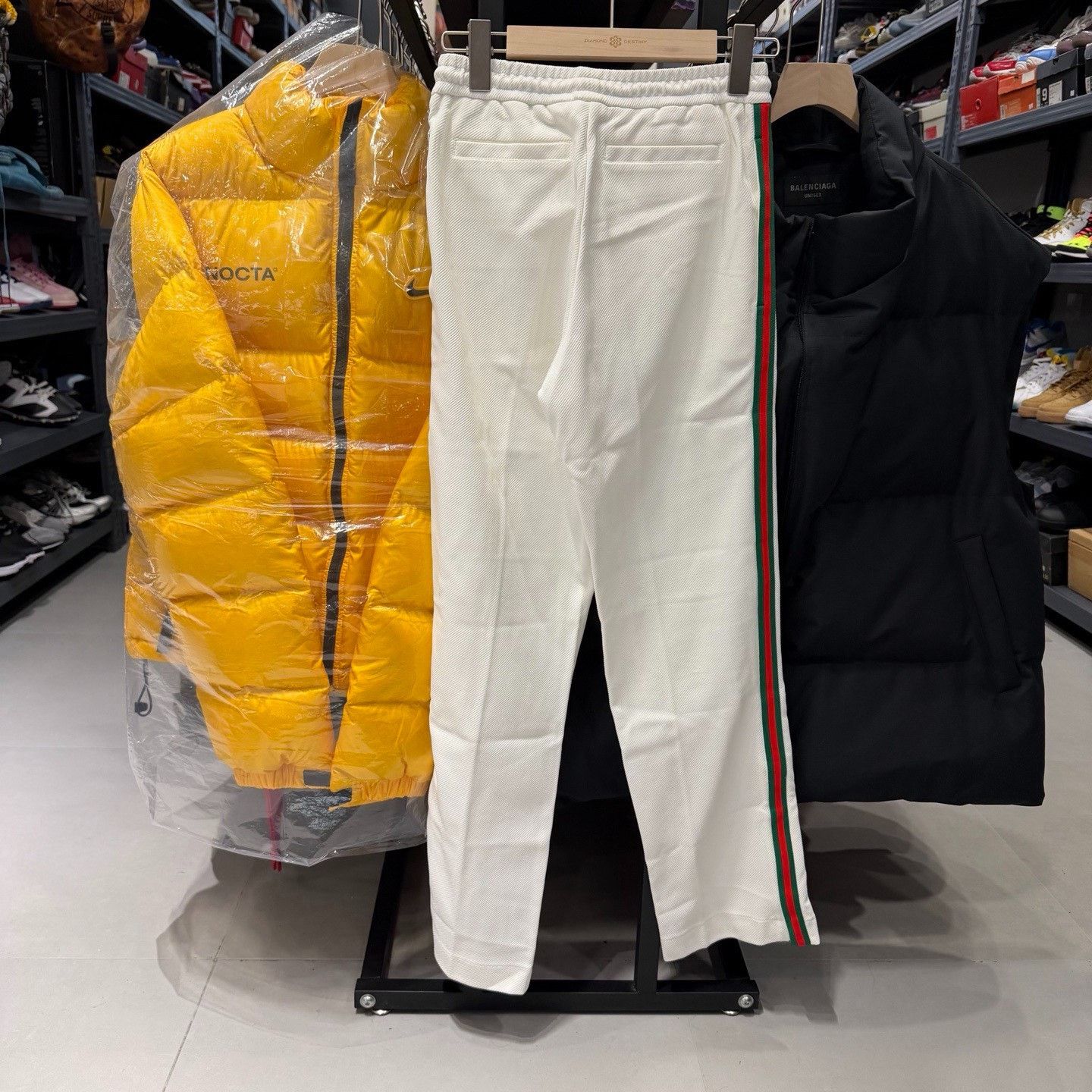 Gucci Gucci Jeans 26 Women Size 26" / US 2 / IT 38 - 4 Thumbnail