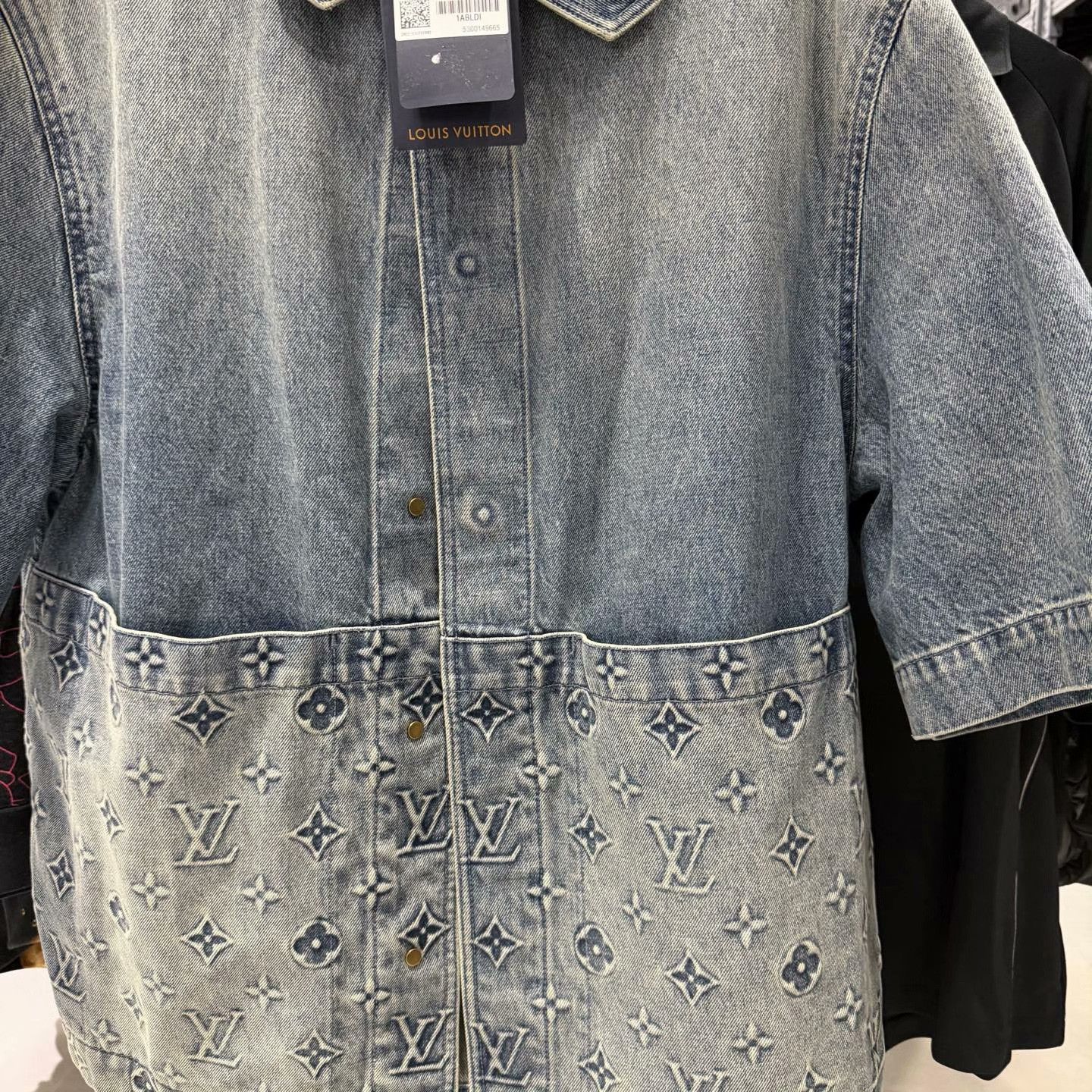 Louis Vuitton Louis Vuitton Shirt l Men Size US L / EU 52-54 / 3 - 2 Thumbnail