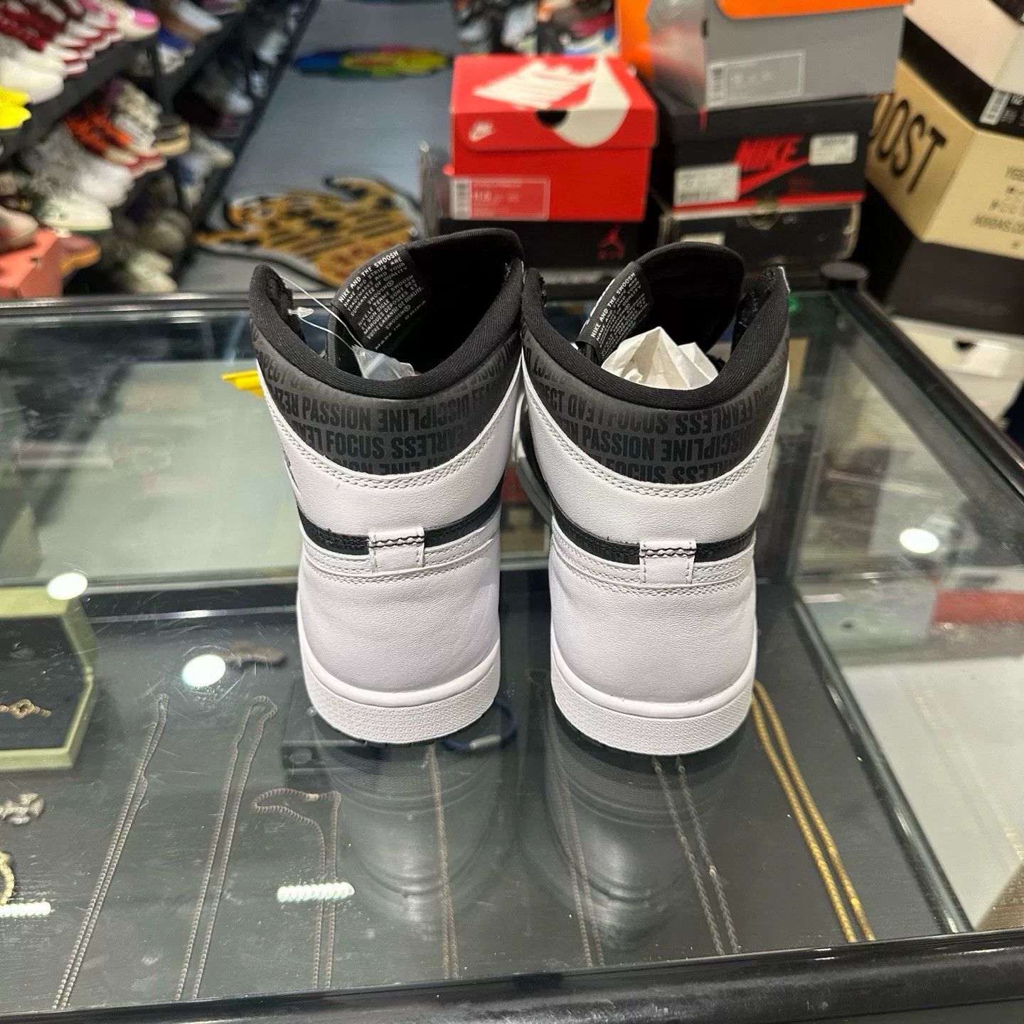 Nike Nike Black Lowtop Sneakers 10.5 Men Size US 10.5 / EU 43-44 - 3 Thumbnail
