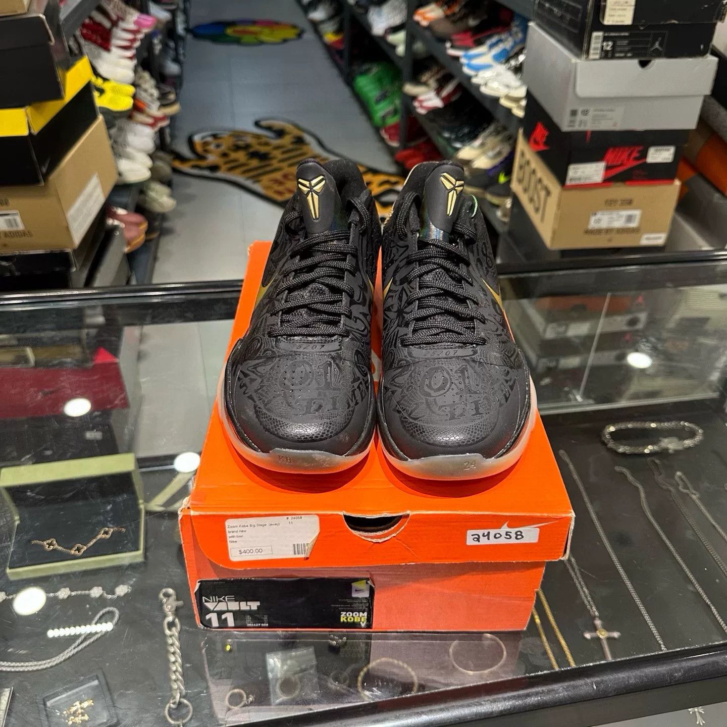Nike Nike Black Lowtop Sneakers 11.5 Men Size US 11.5 / EU 44-45 - 2 Thumbnail
