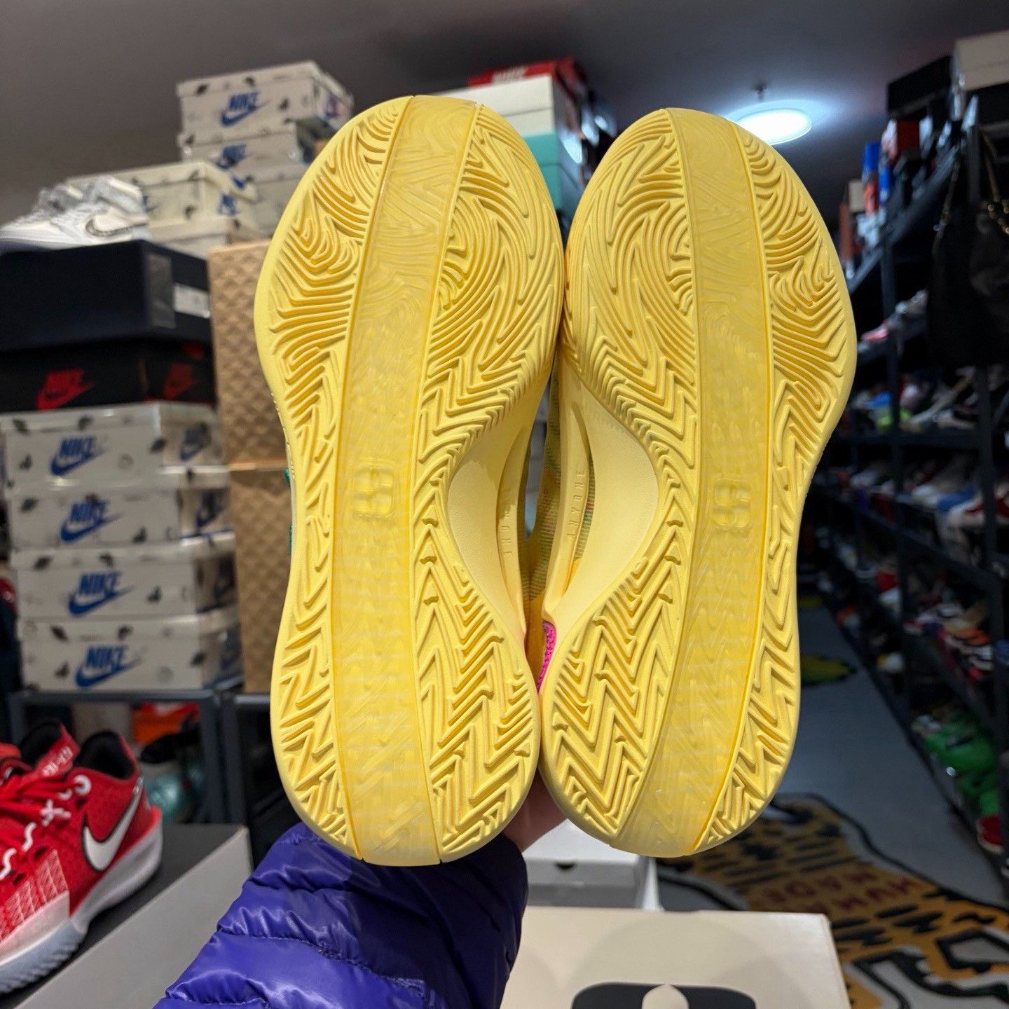 Nike Nike Yellow Lowtop Sneakers 12 Men Size US 12 / EU 45 - 4 Thumbnail