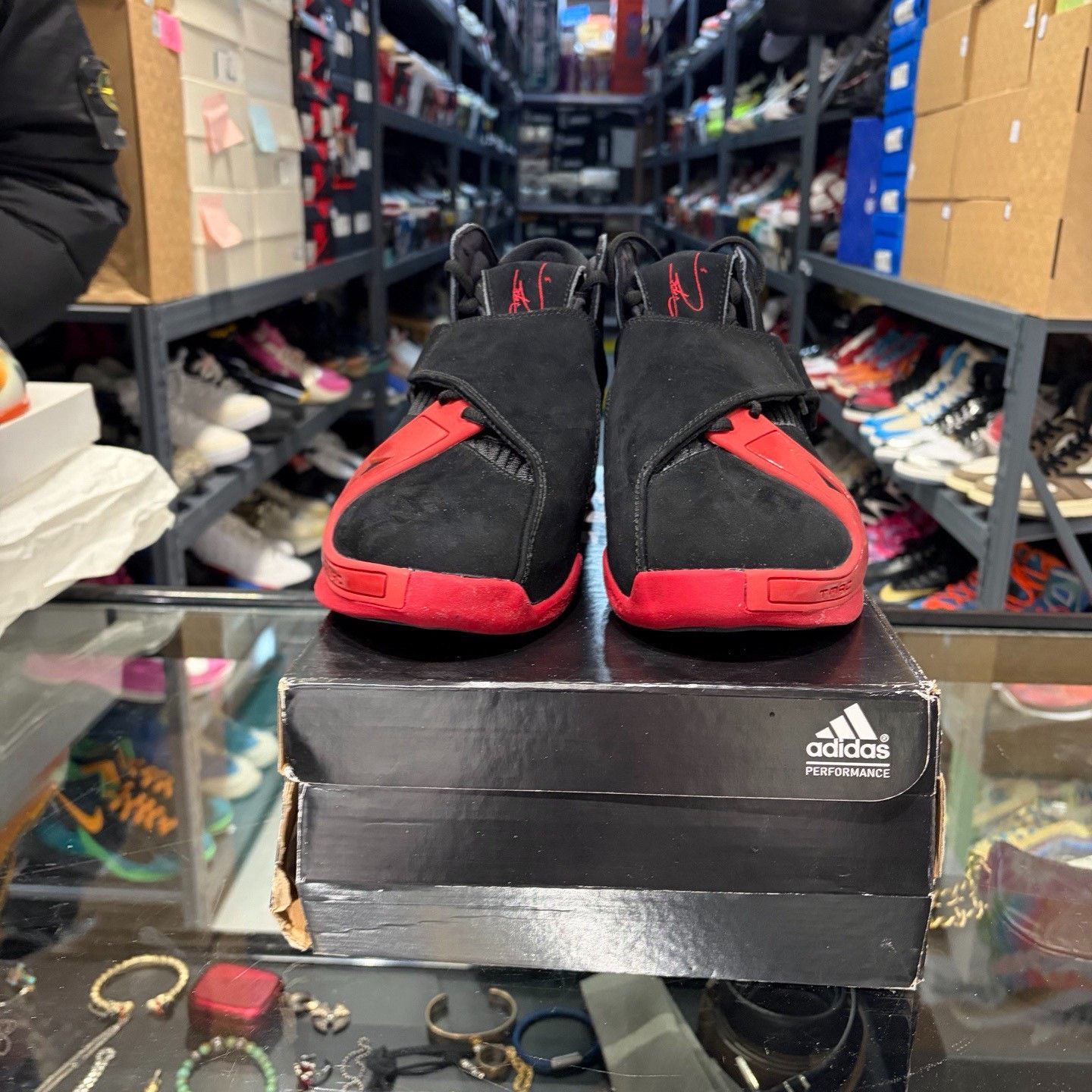 Adidas Adidas Black Lowtop Sneakers 10.5 Men Size US 10.5 / EU 43-44 - 2 Thumbnail