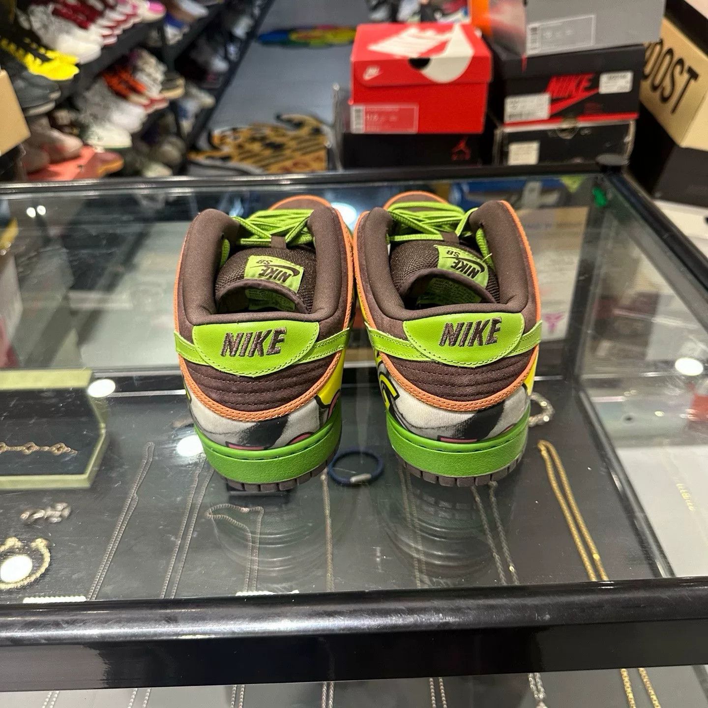 Nike Nike Green Lowtop Sneakers 12 Men Size US 12 / EU 45 - 3 Thumbnail
