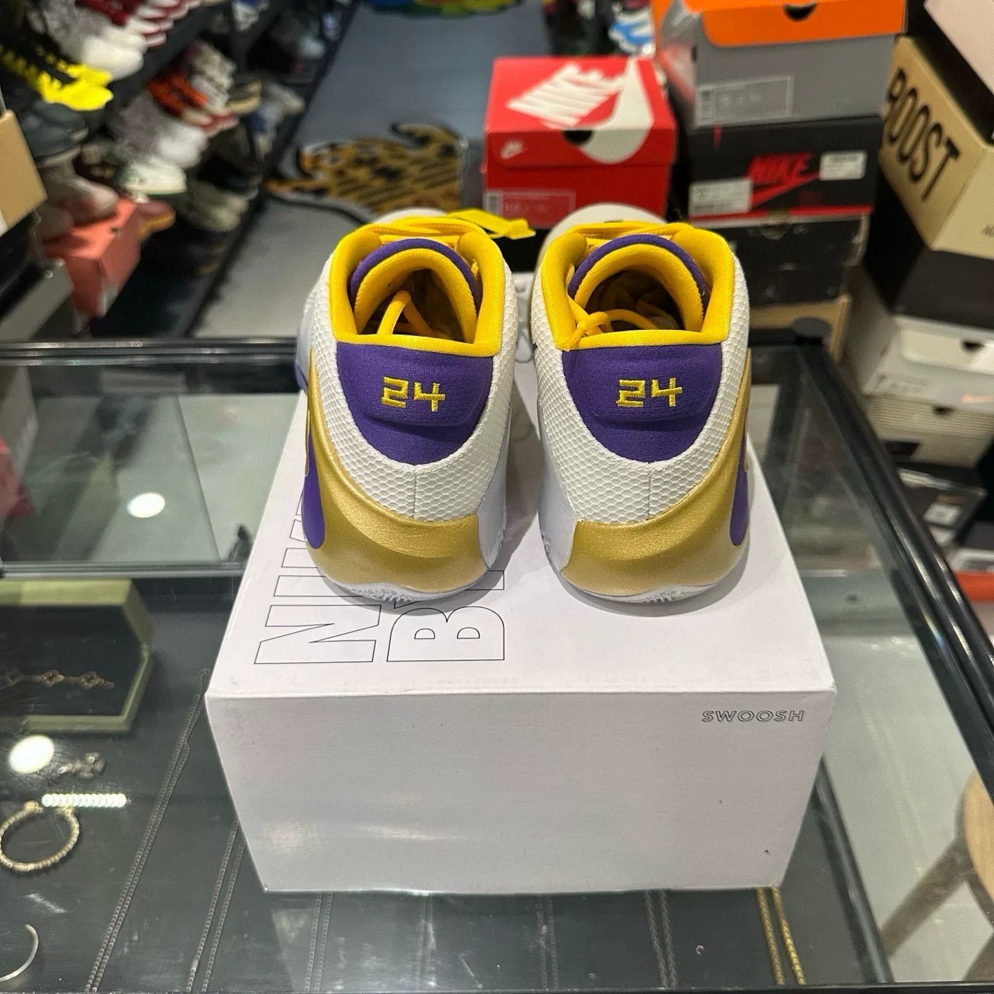 Nike Nike Purple Lowtop Sneakers 11.5 Men Size US 11.5 / EU 44-45 - 3 Thumbnail
