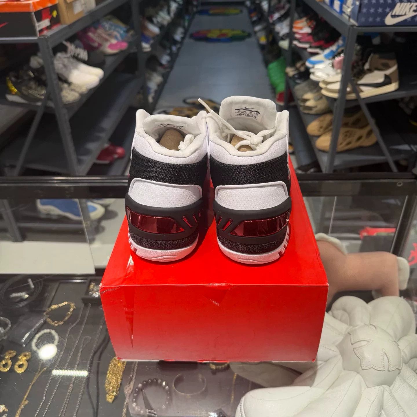 Nike Nike White Lowtop Sneakers 11.5 Men Size US 11.5 / EU 44-45 - 3 Thumbnail