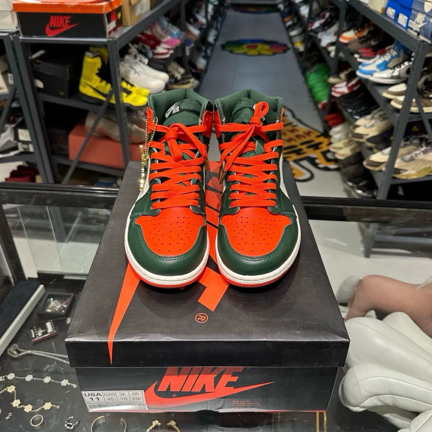 Nike Nike Orange Lowtop Sneakers 11.5 Men Size US 11.5 / EU 44-45 - 2 Thumbnail