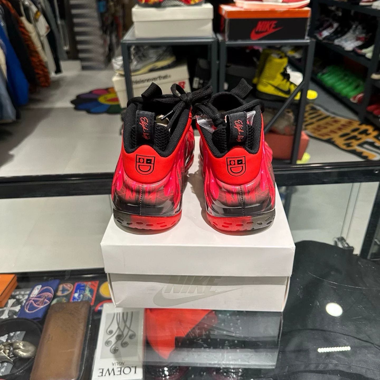 Nike Nike Red Lowtop Sneakers 11.5 Men Size US 11.5 / EU 44-45 - 3 Thumbnail